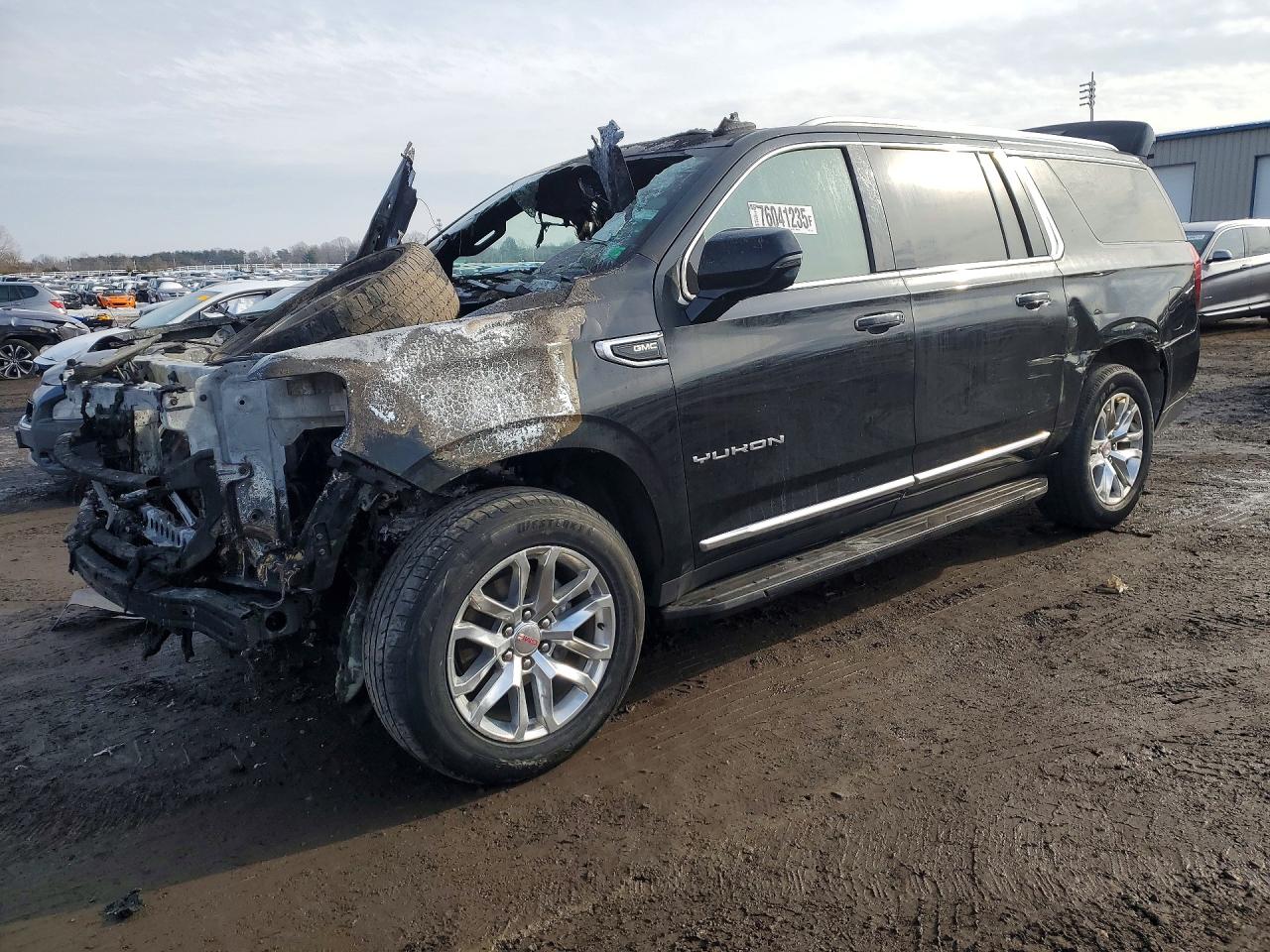 Salvage GMC Yukon Image