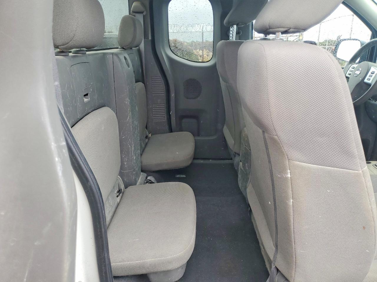 Nissan Frontier S