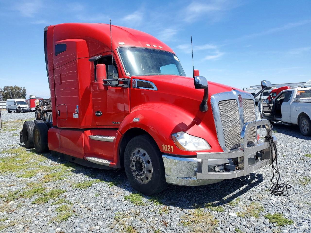 Salvage Kenworth Construction Image