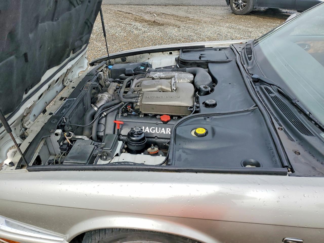 Jaguar XJR