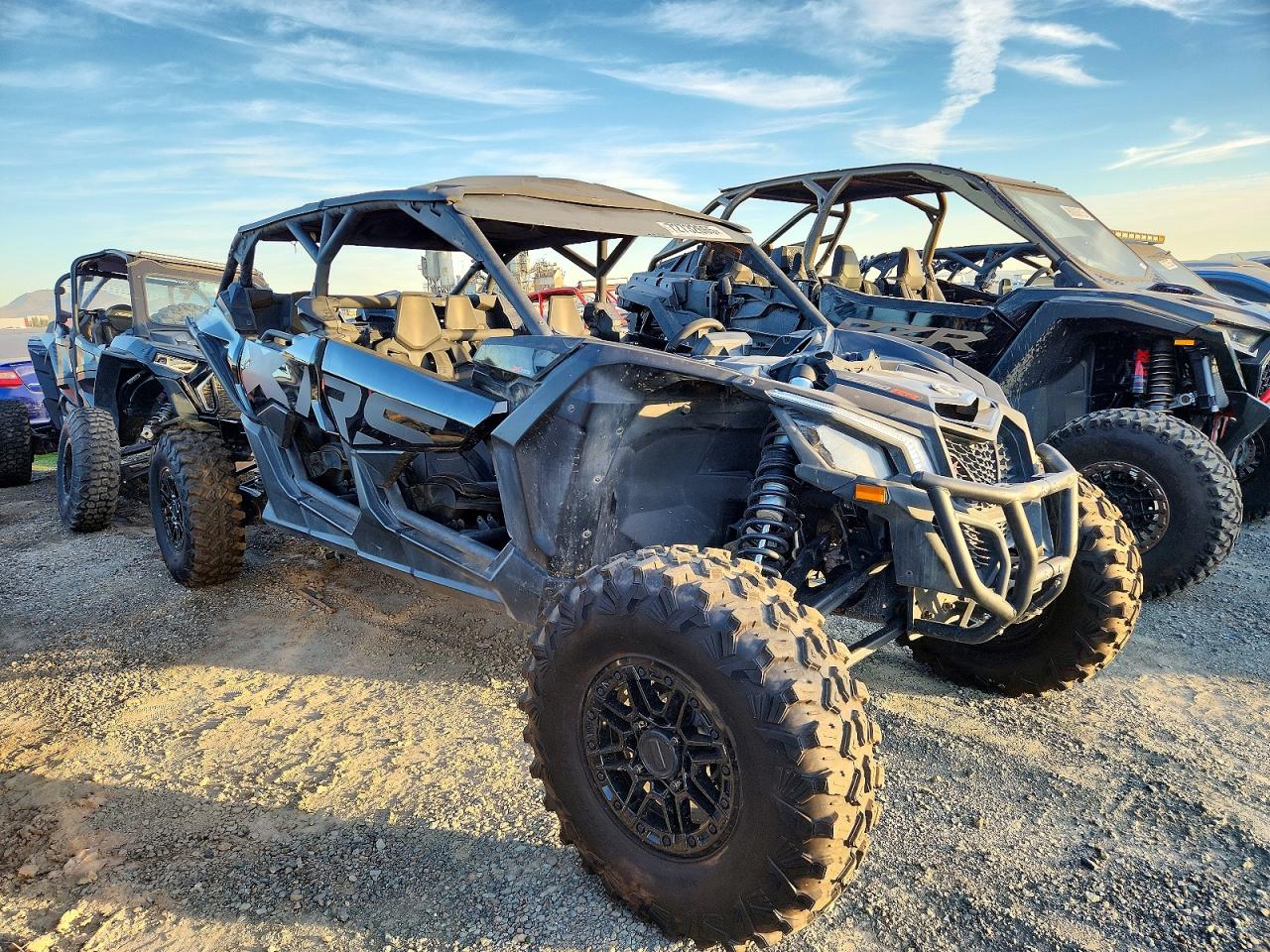 Salvage Can-Am Maverick X Image