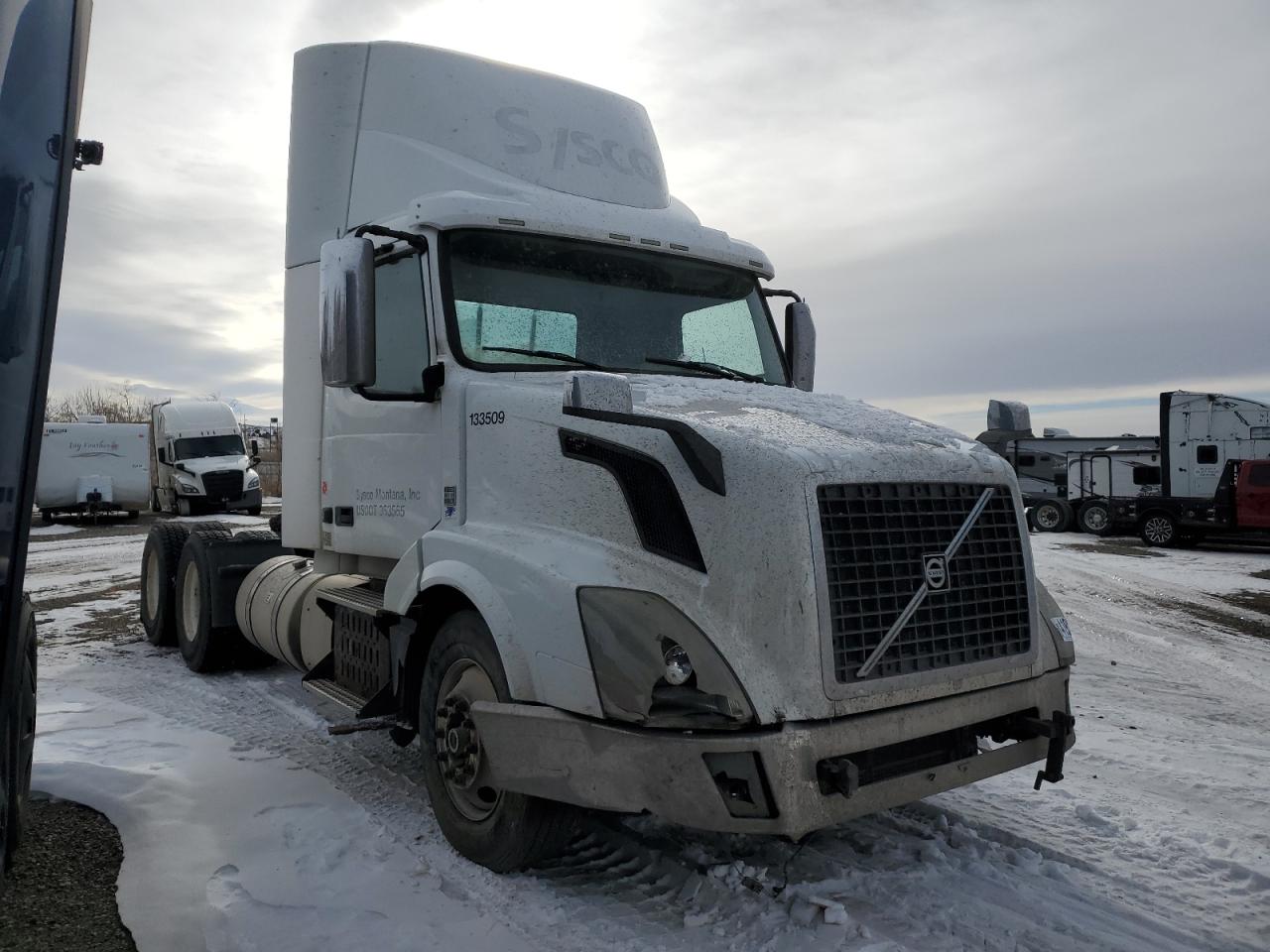 Salvage Volvo Vn Image