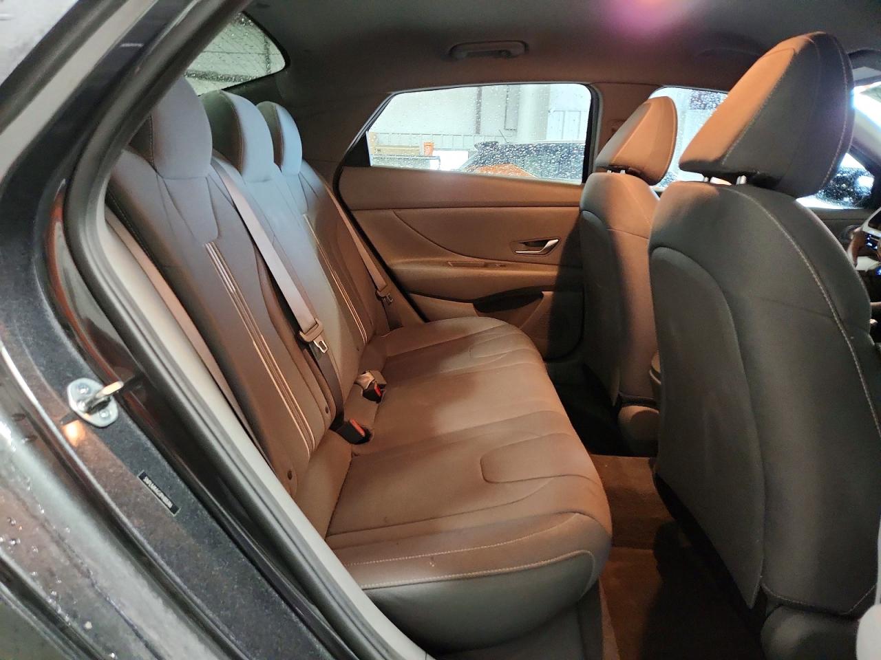 Hyundai ELANTRA Sel