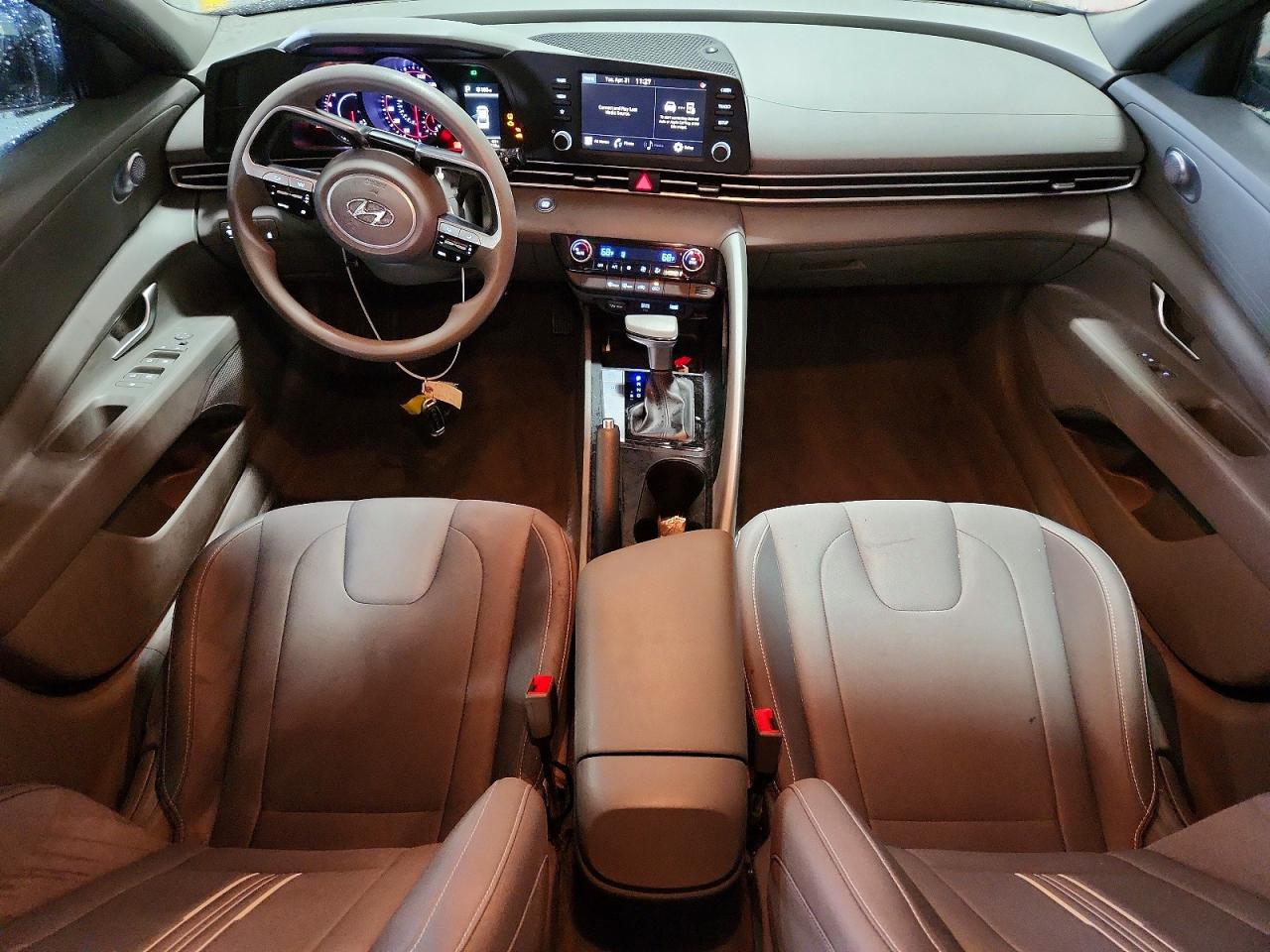 Hyundai ELANTRA Sel