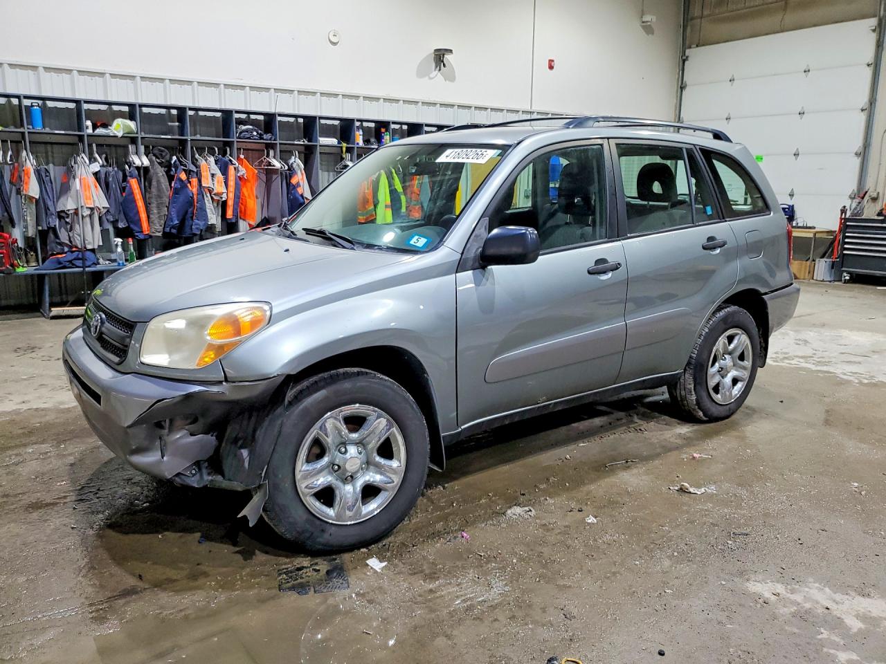 Salvage Toyota RAV4 Image