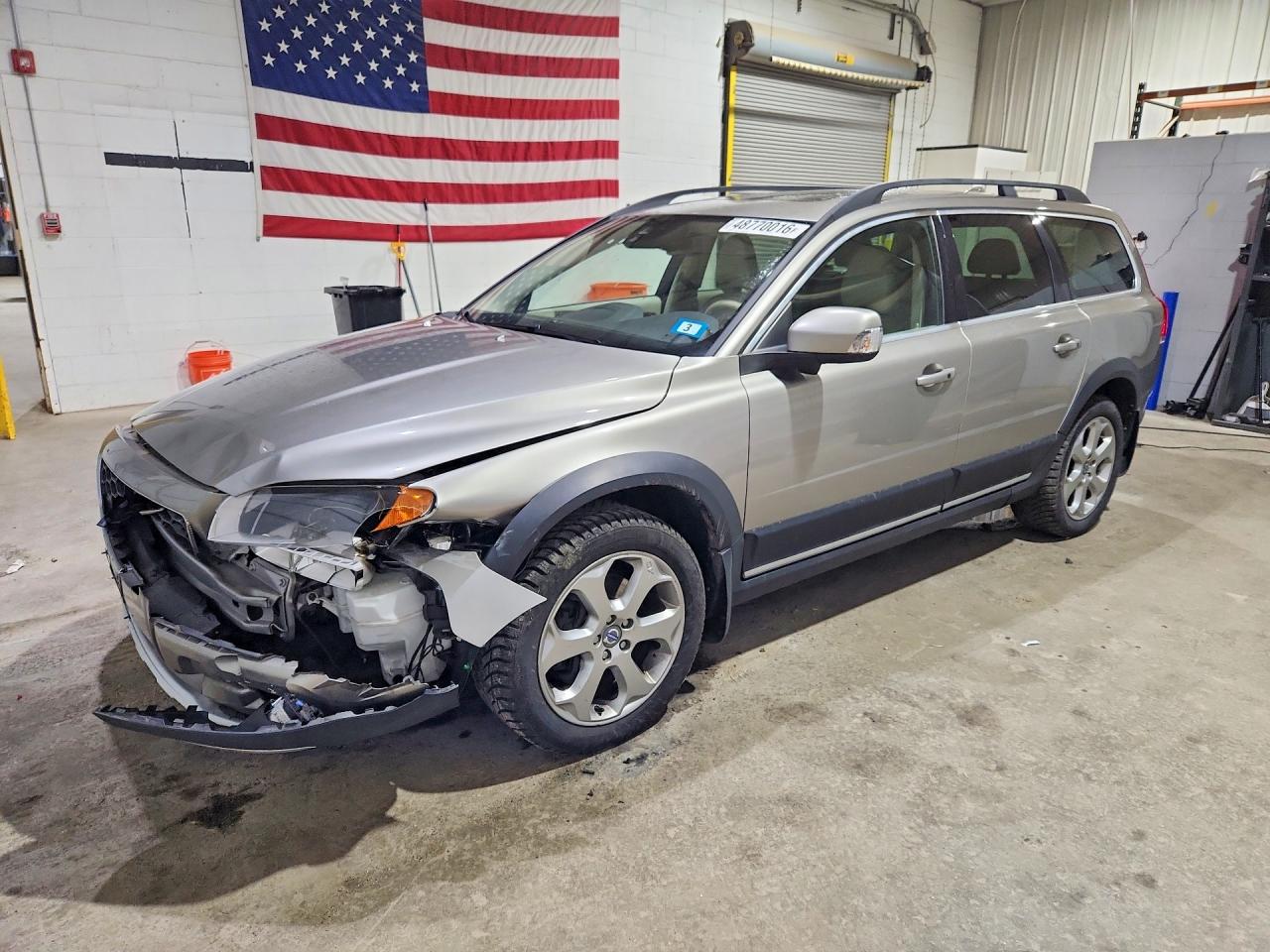 Salvage Volvo XC70 Image