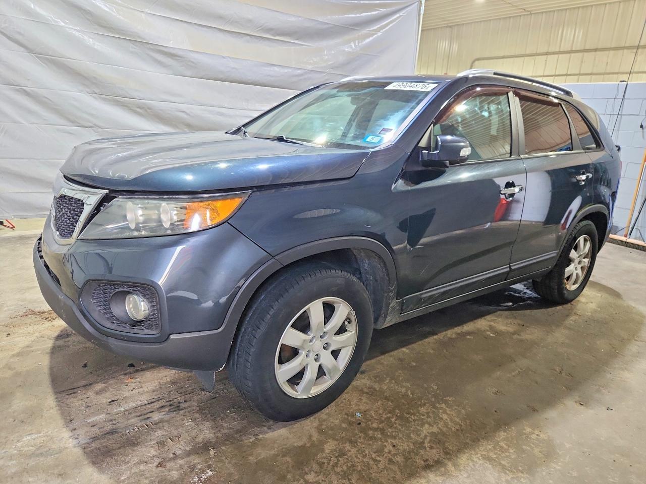 Salvage Kia Sorento Image