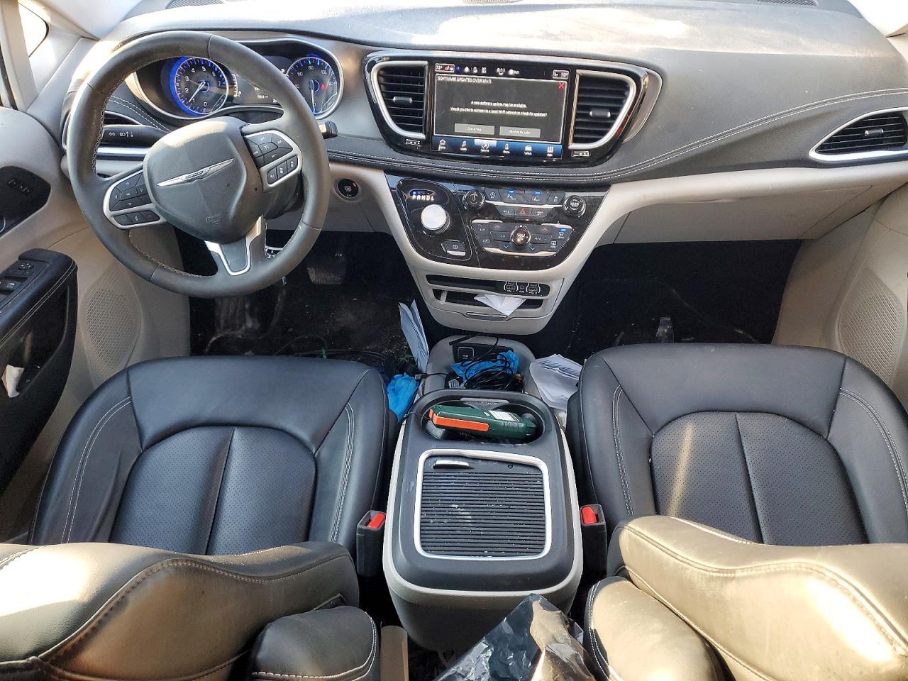Chrysler Pacifica Touring L