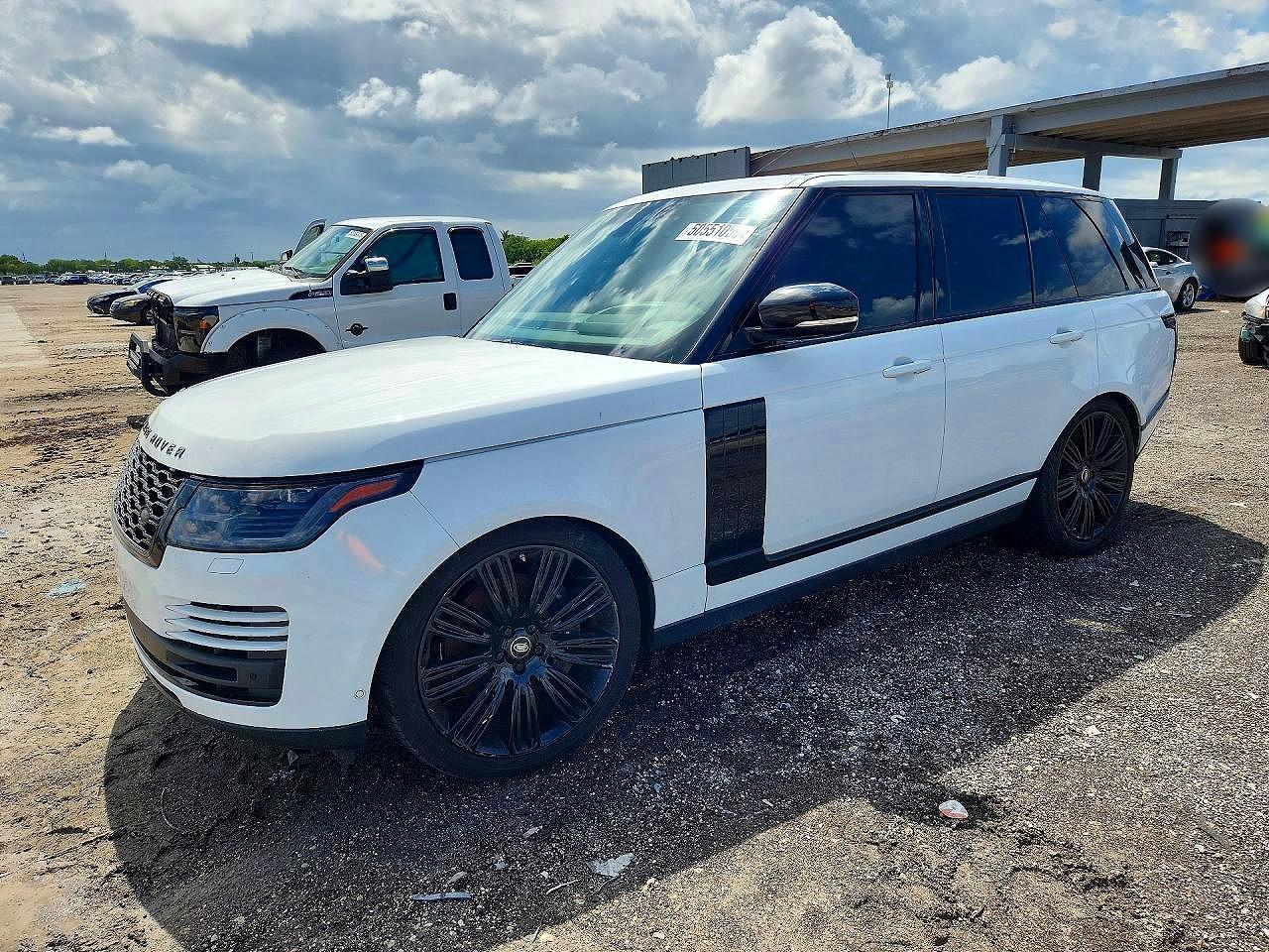 Salvage Land Rover Range Rover Image