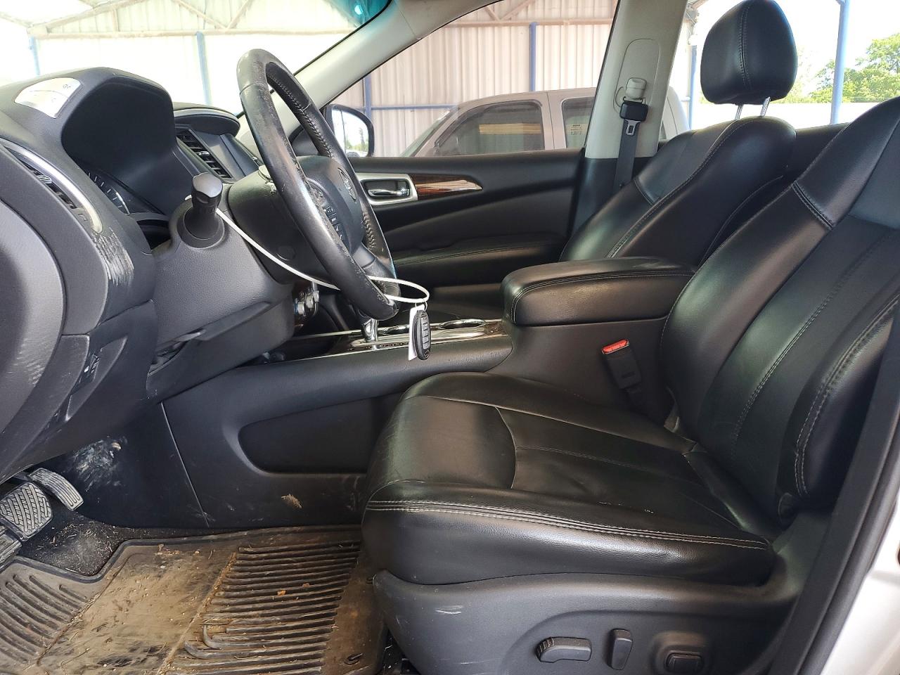 Nissan Pathfinder S