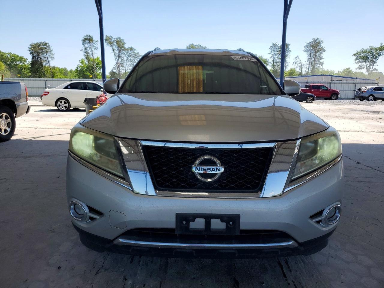 Nissan Pathfinder S