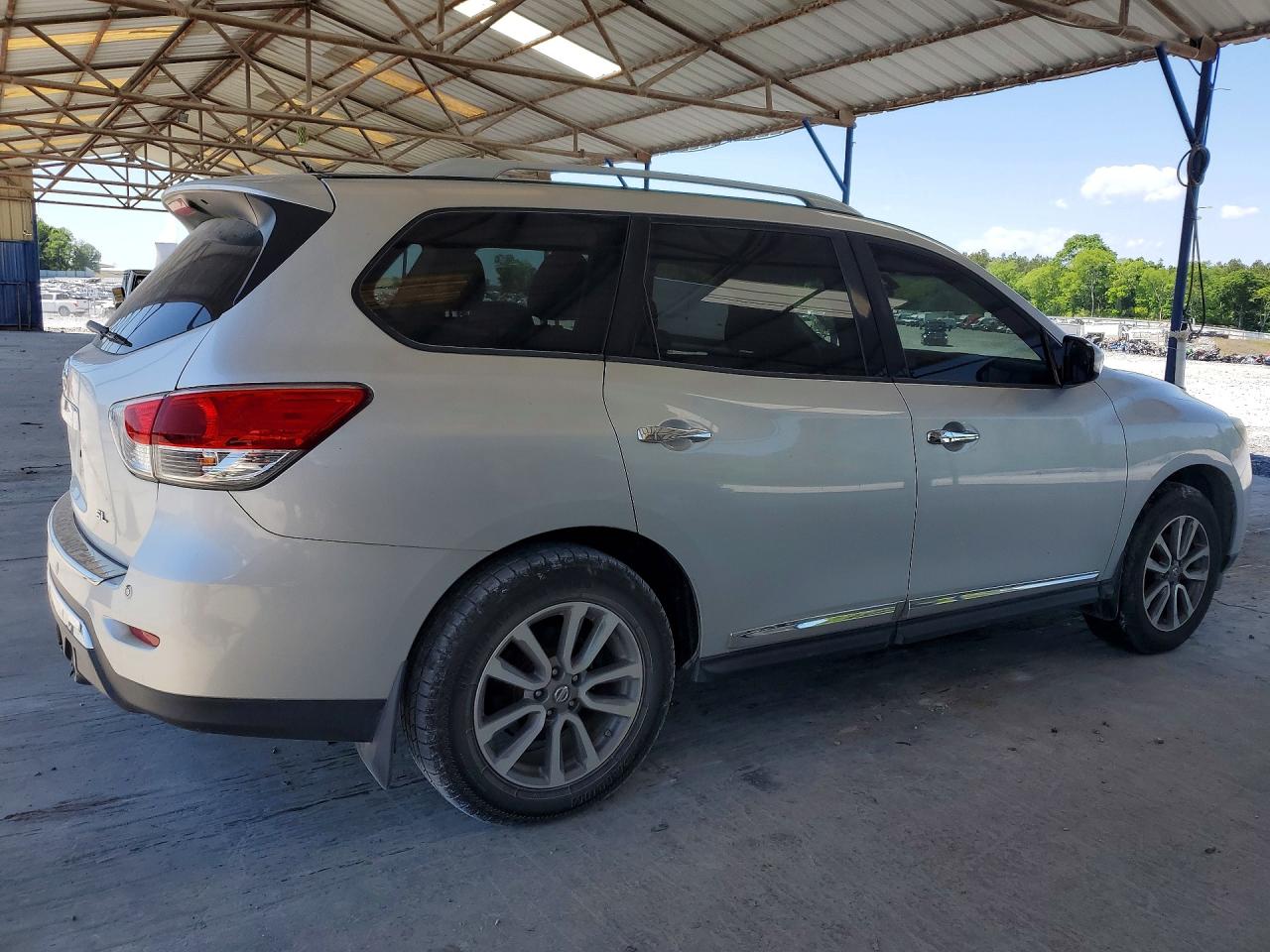 Nissan Pathfinder S