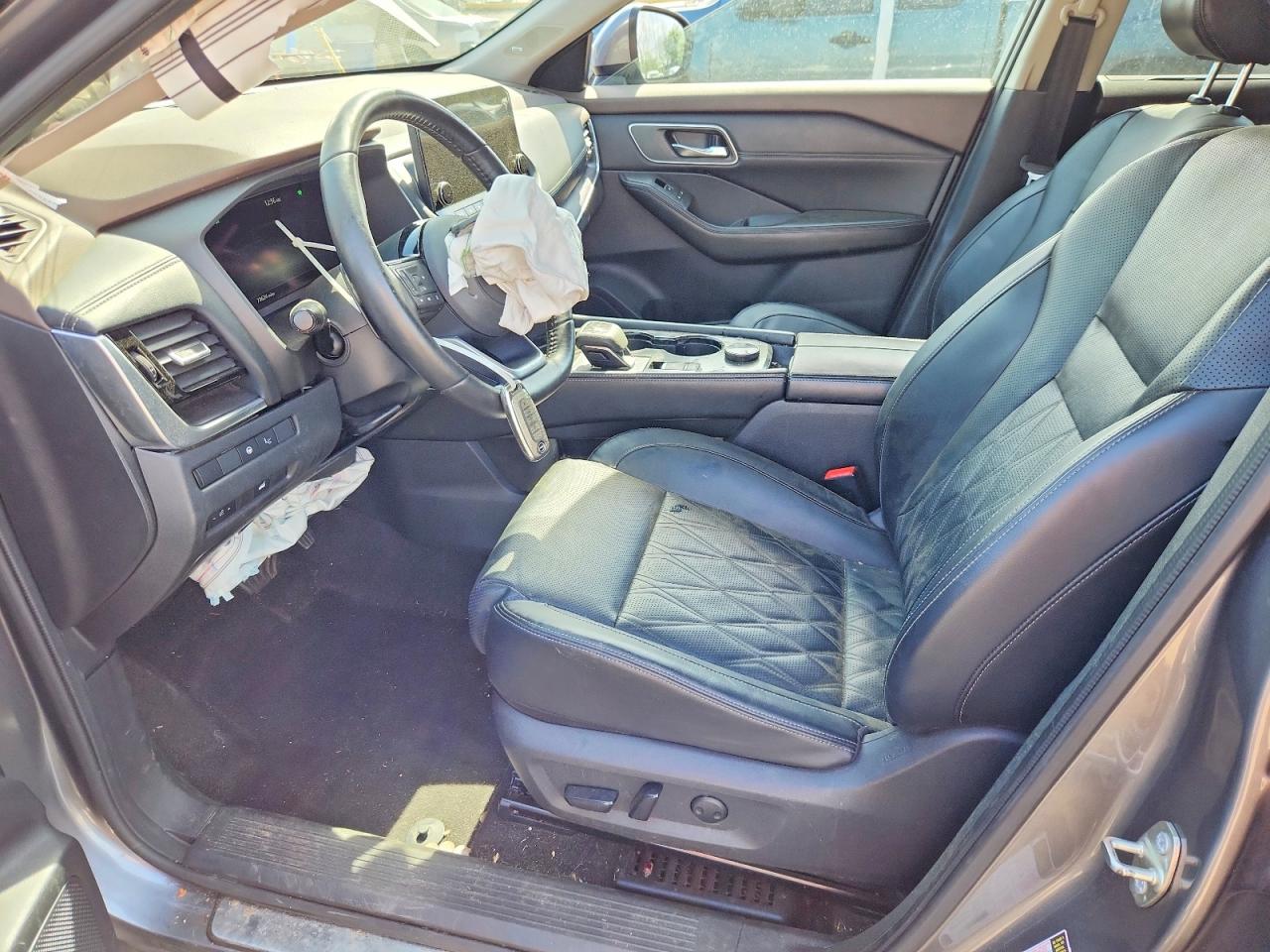 Nissan Rogue Platinum
