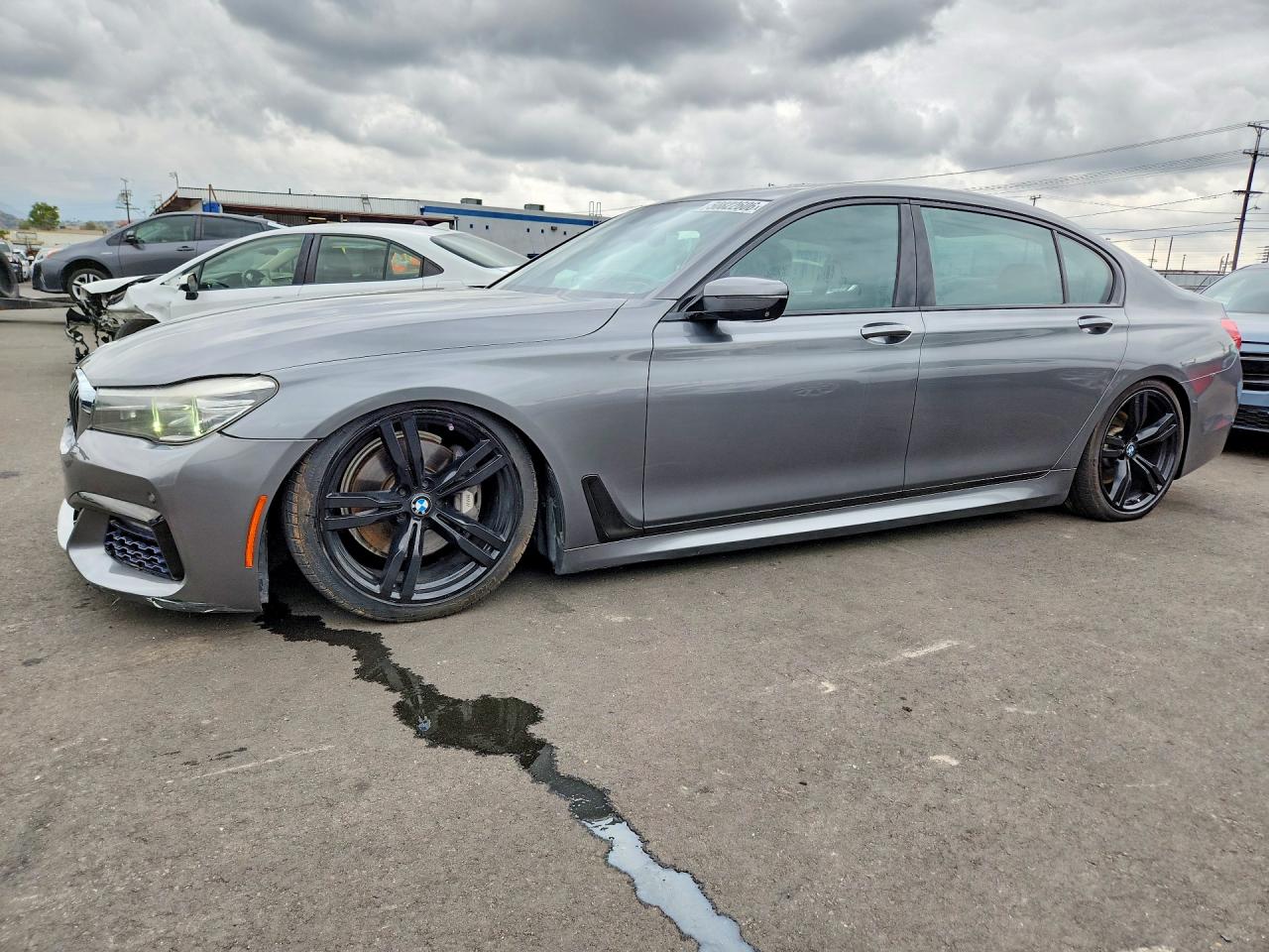 Salvage BMW 7 Series Image