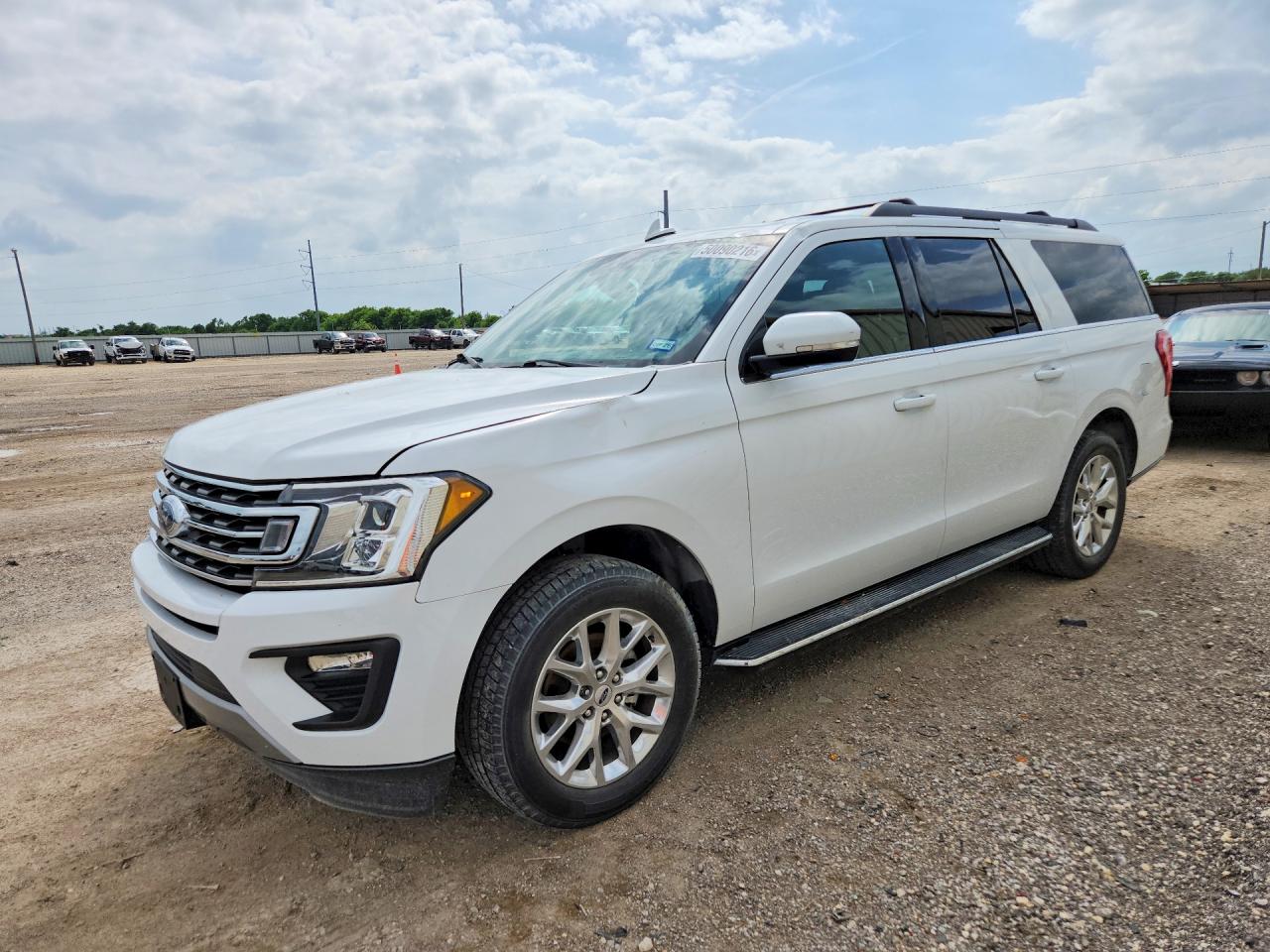 Salvage Ford Expedition Image