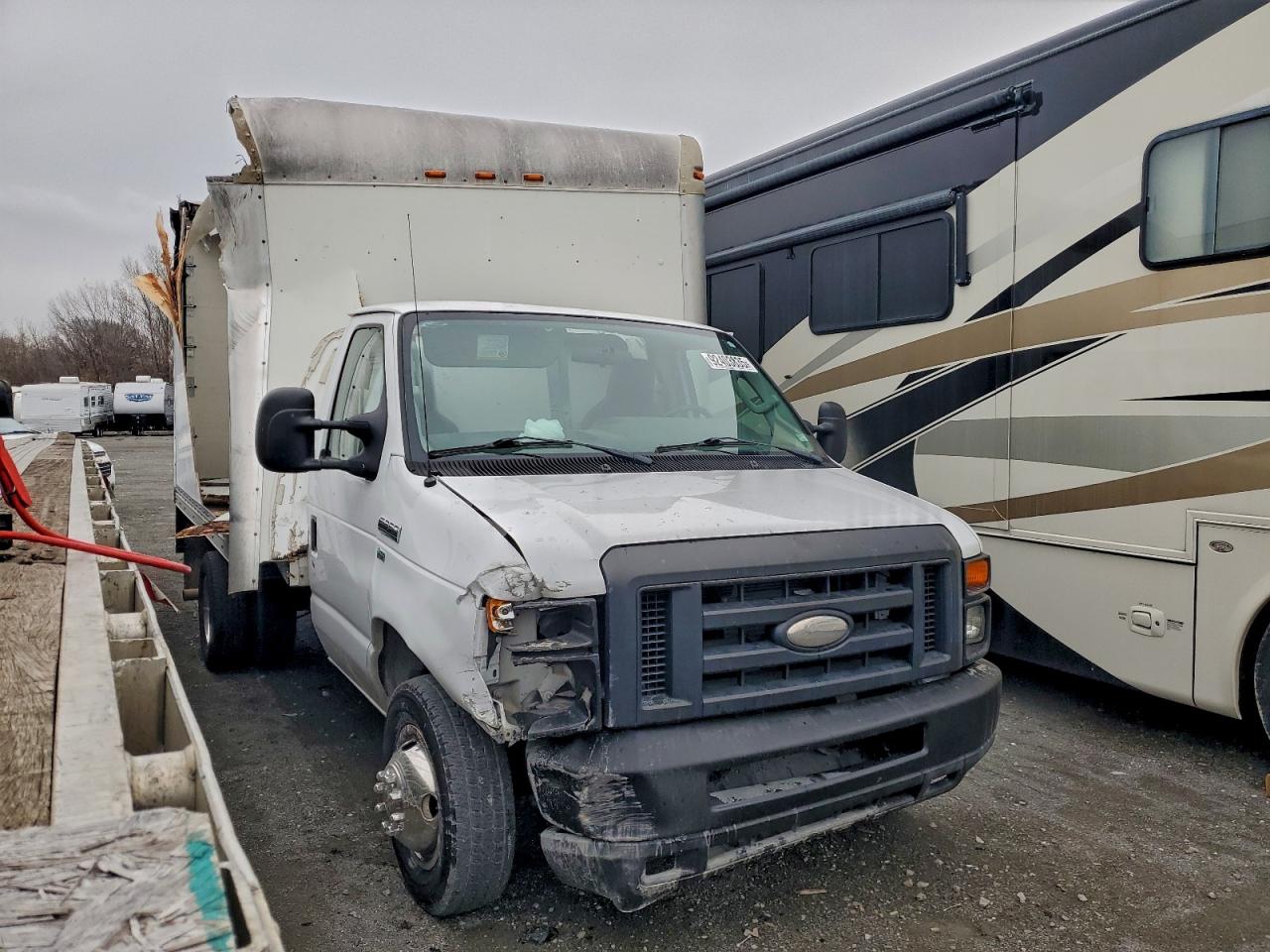 Ford E-350