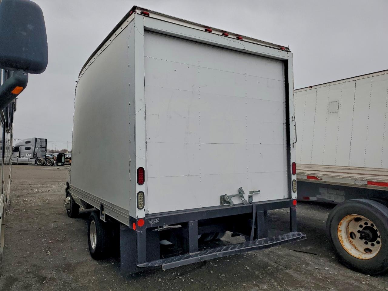 Ford E-350