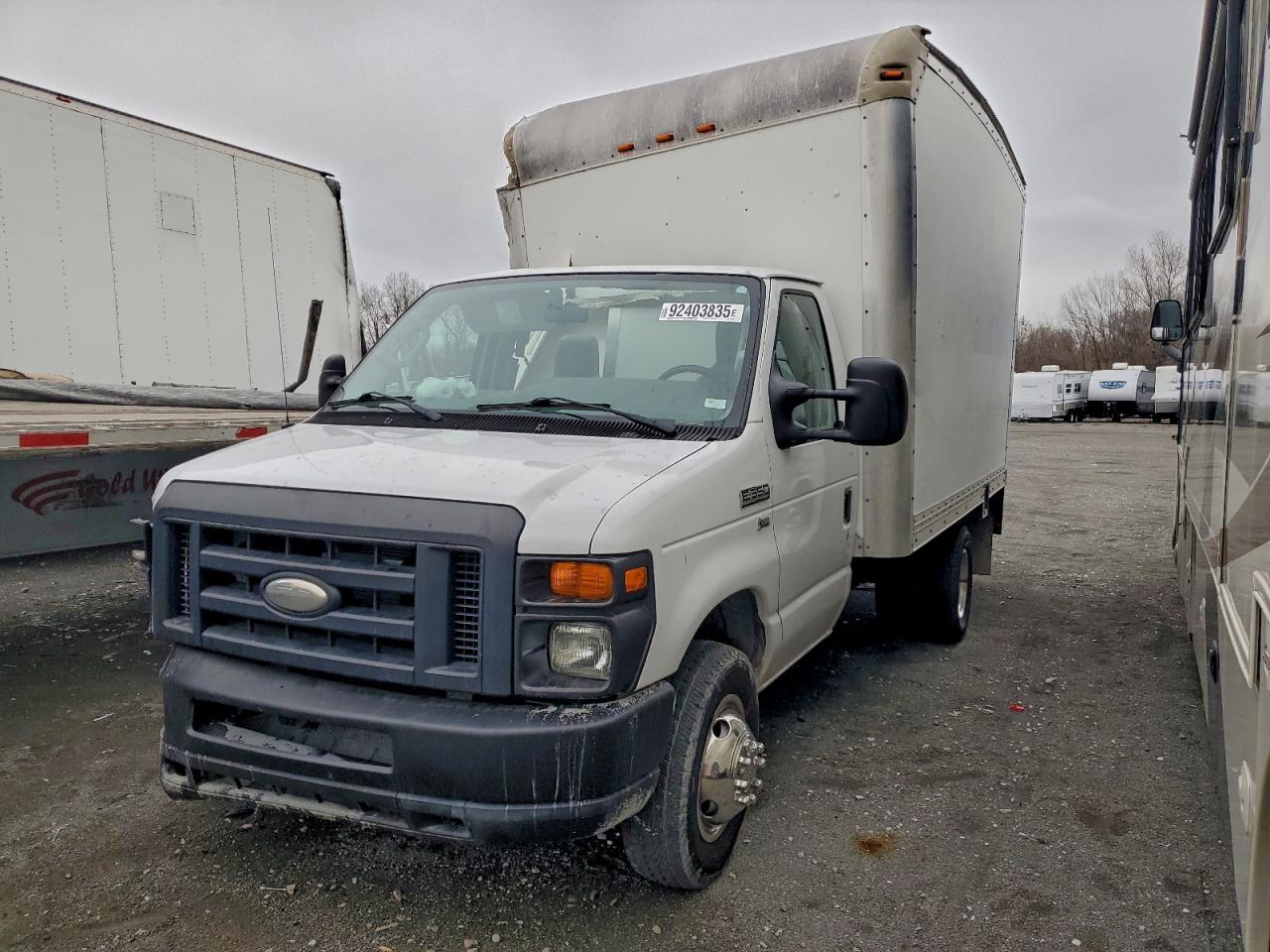 Salvage Ford E-350 Image