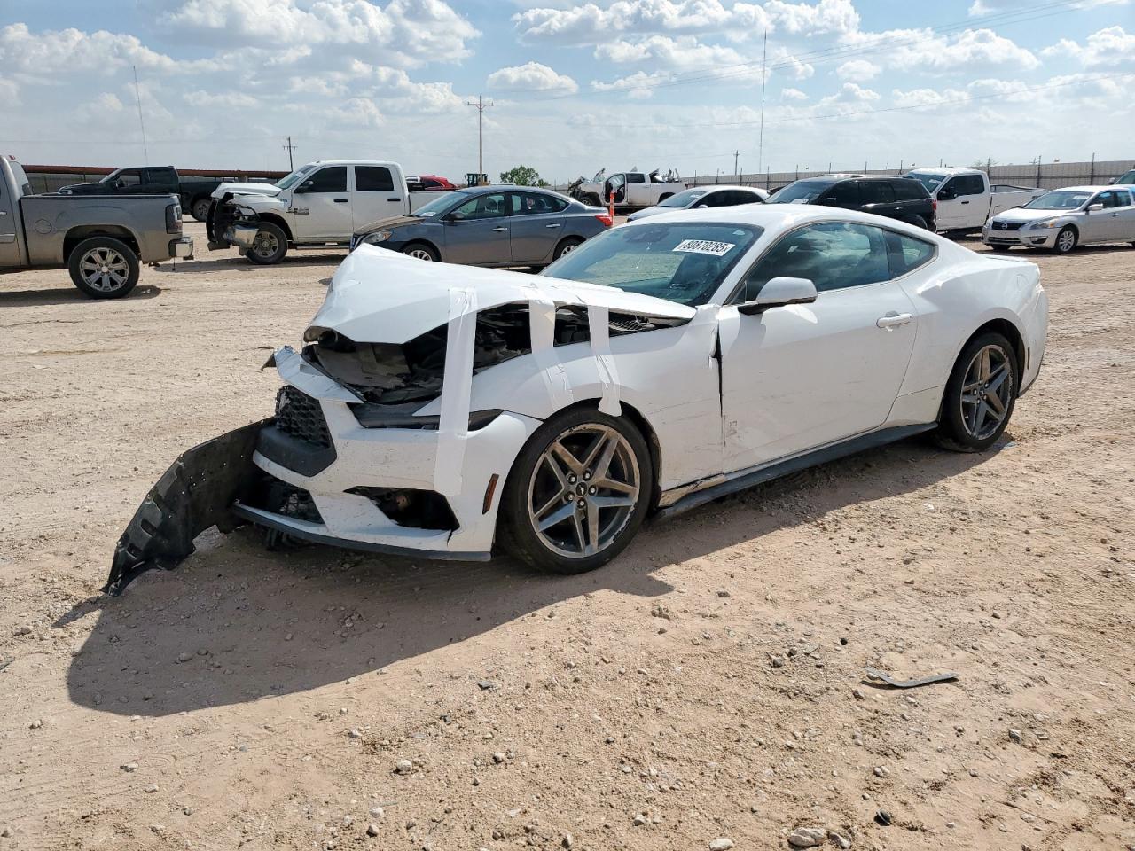 Salvage Ford Mustang Image