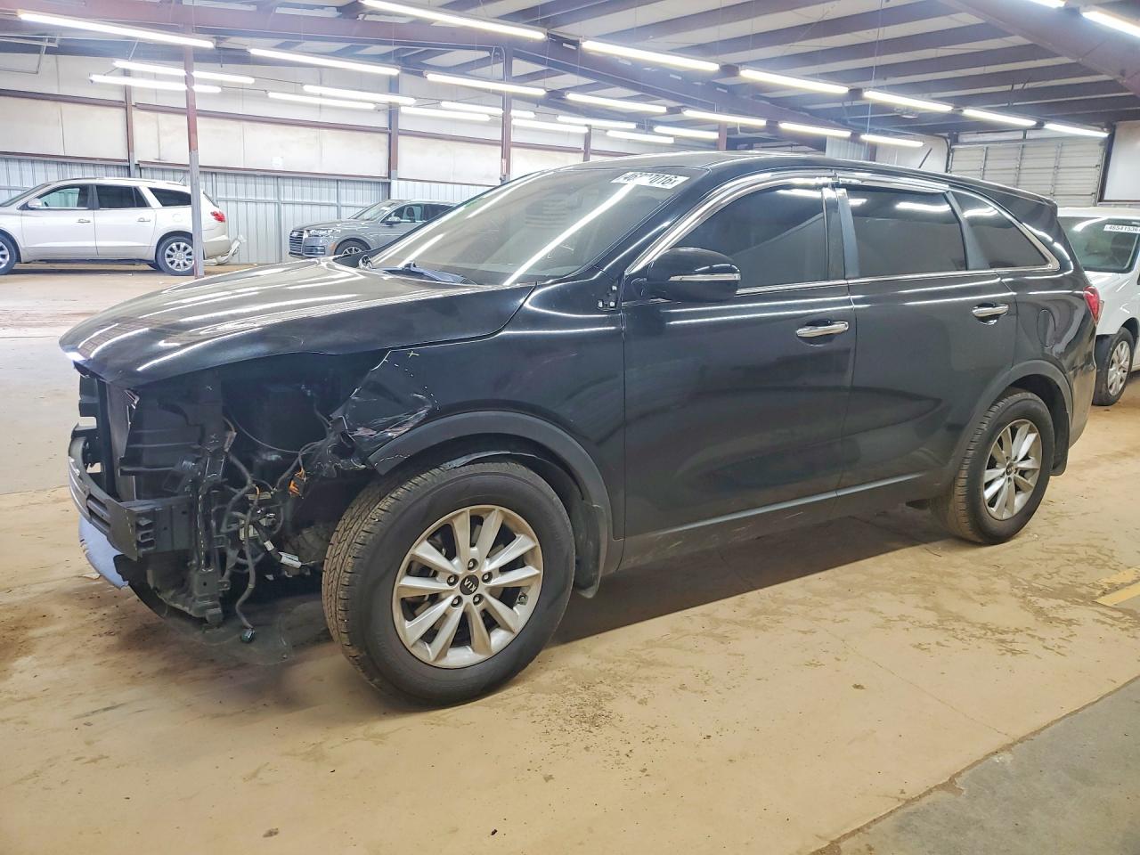 Salvage Kia Sorento Image