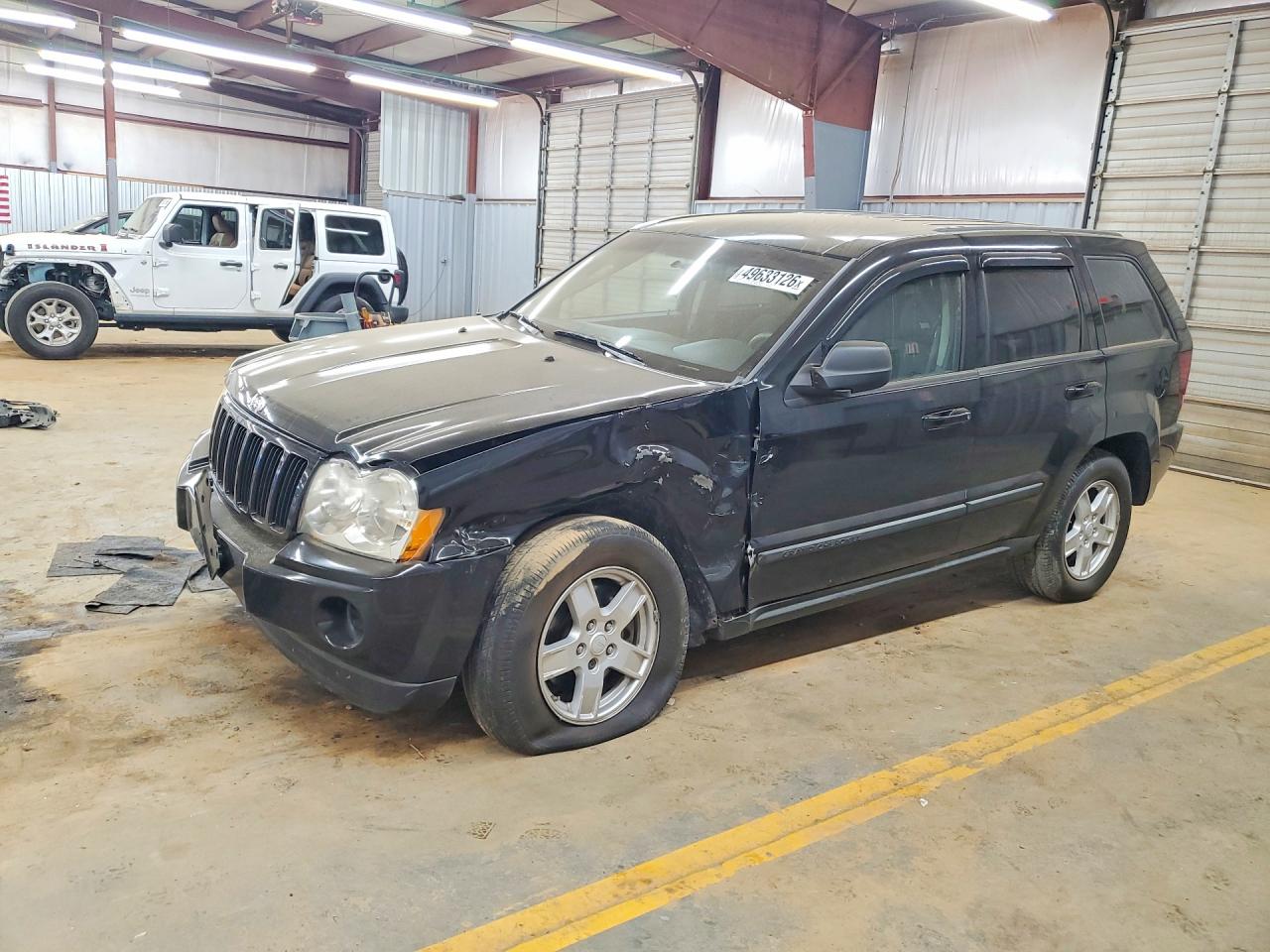Salvage Jeep Cherokee Image