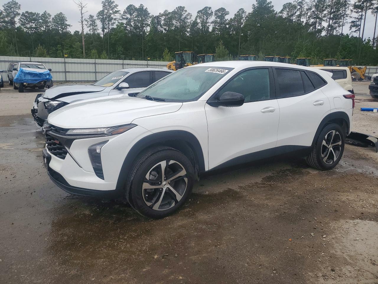 Salvage Chevrolet Trax Image