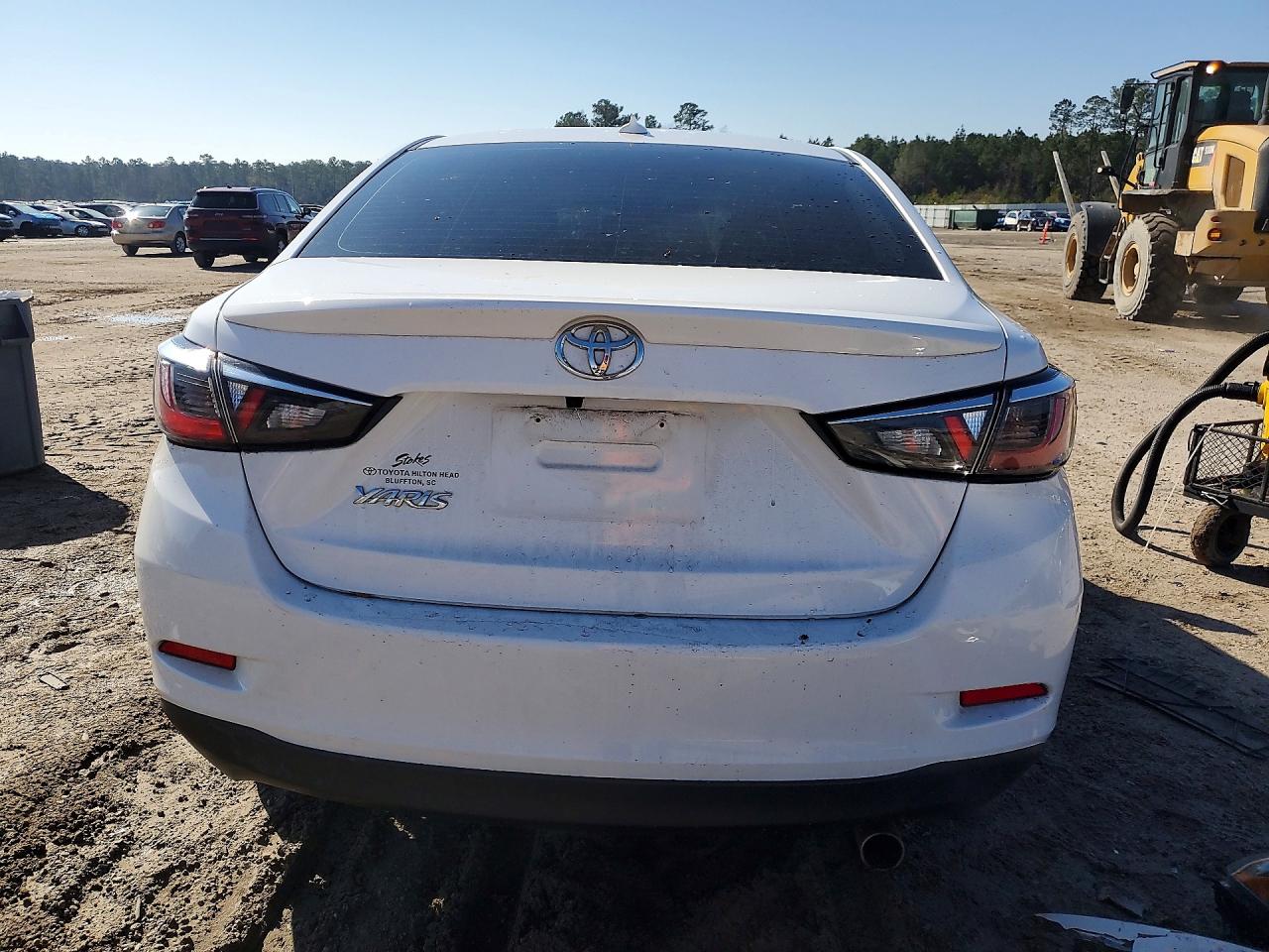 Toyota Yaris L