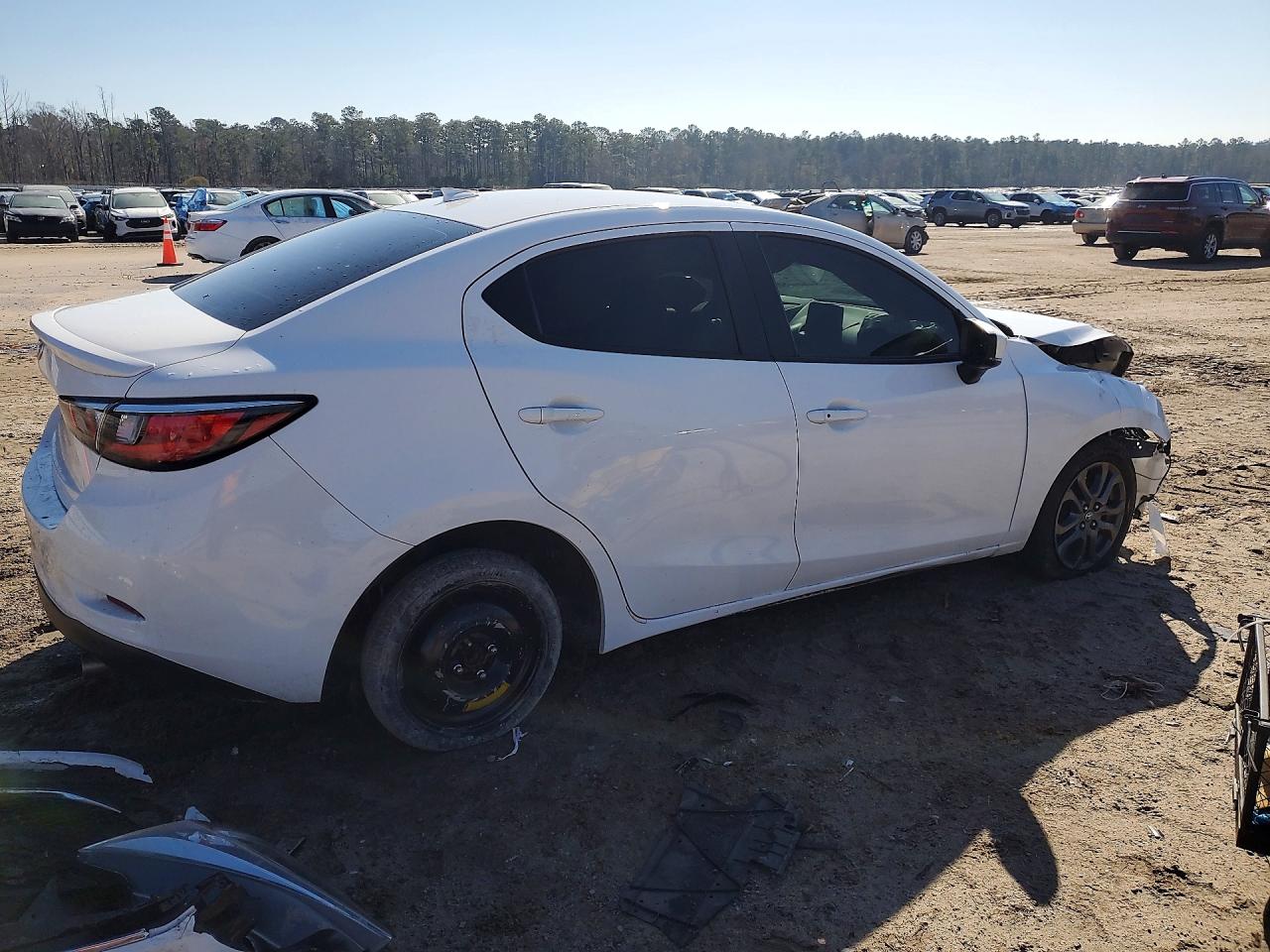 Toyota Yaris L