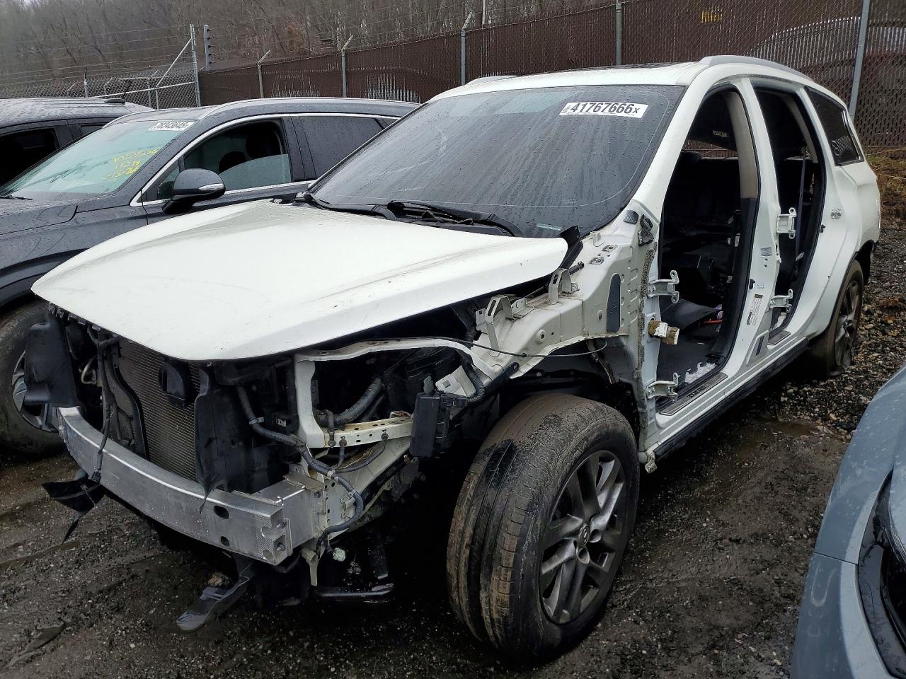 Salvage INFINITI Qx Image