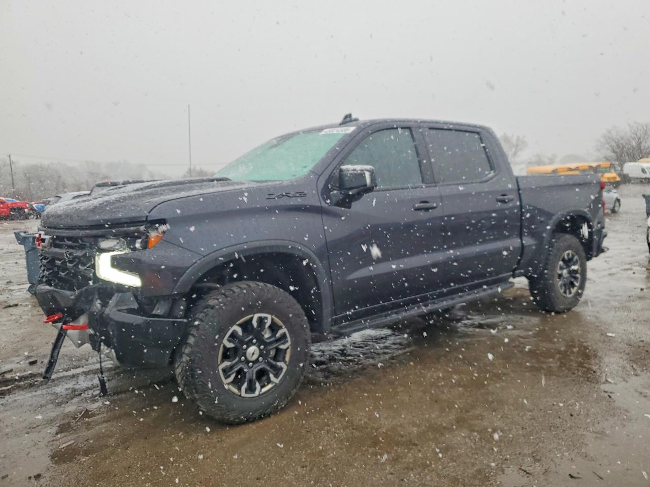 Salvage Chevrolet Silverado Image