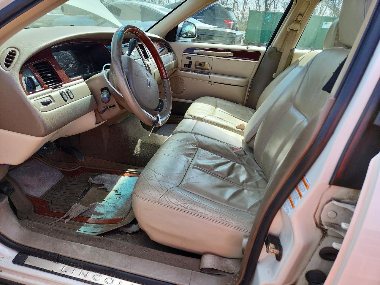 Lincoln Towncar Signature Limited