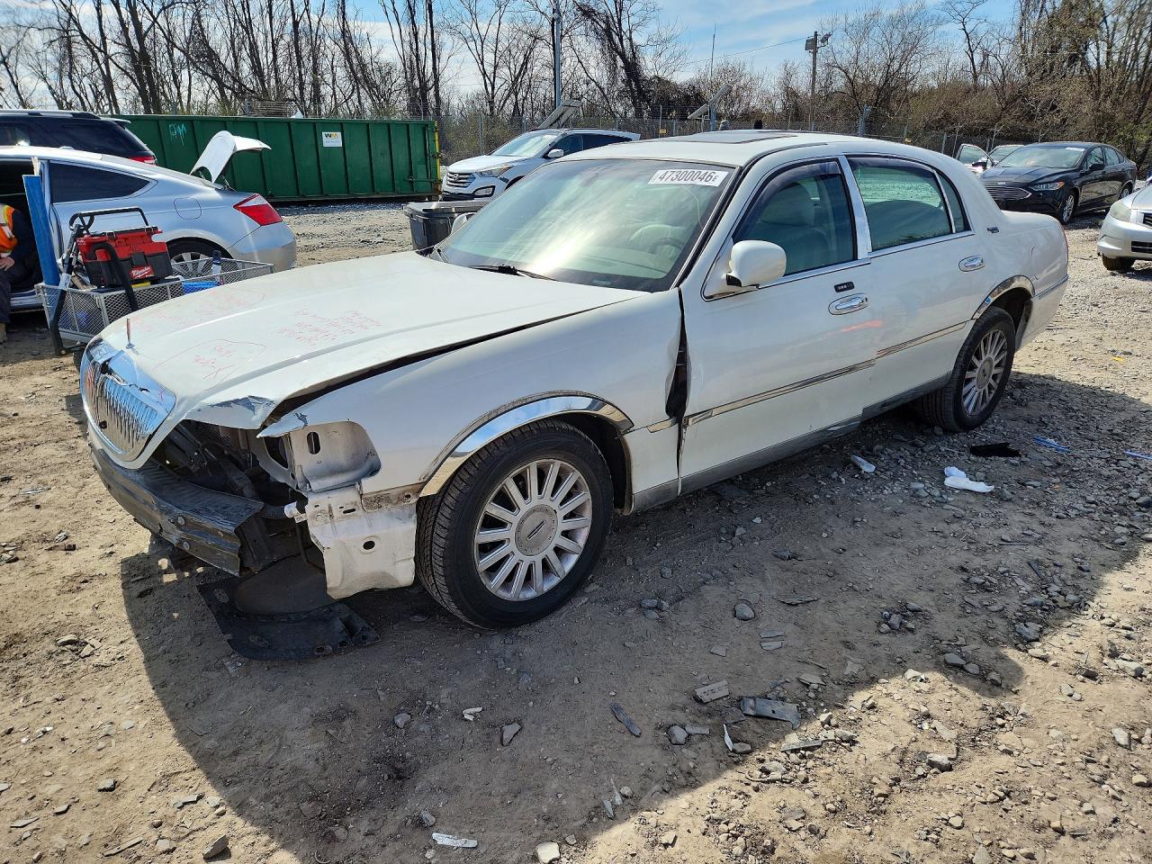 Salvage Lincoln Towncar Image