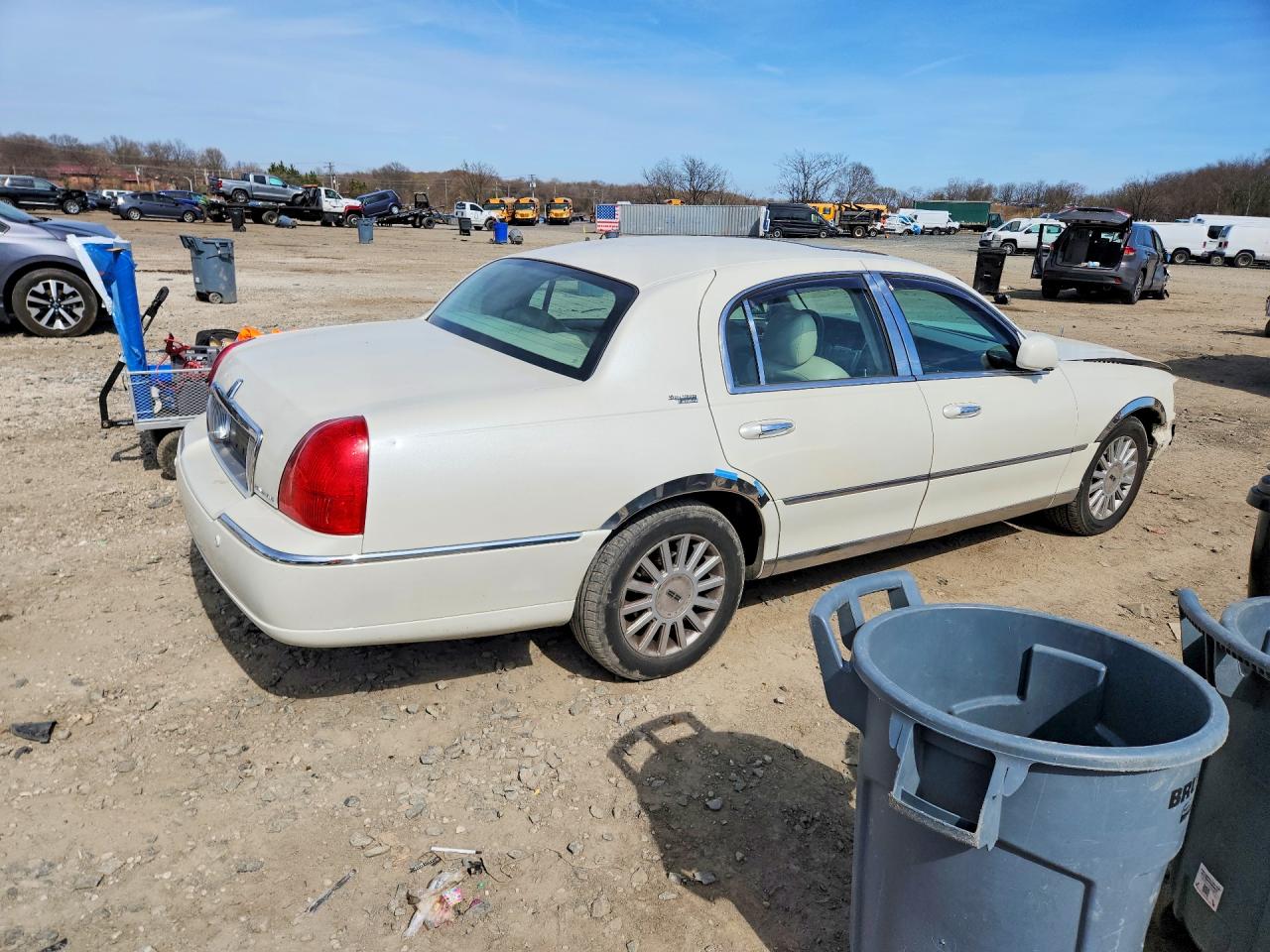 Lincoln Towncar Signature Limited