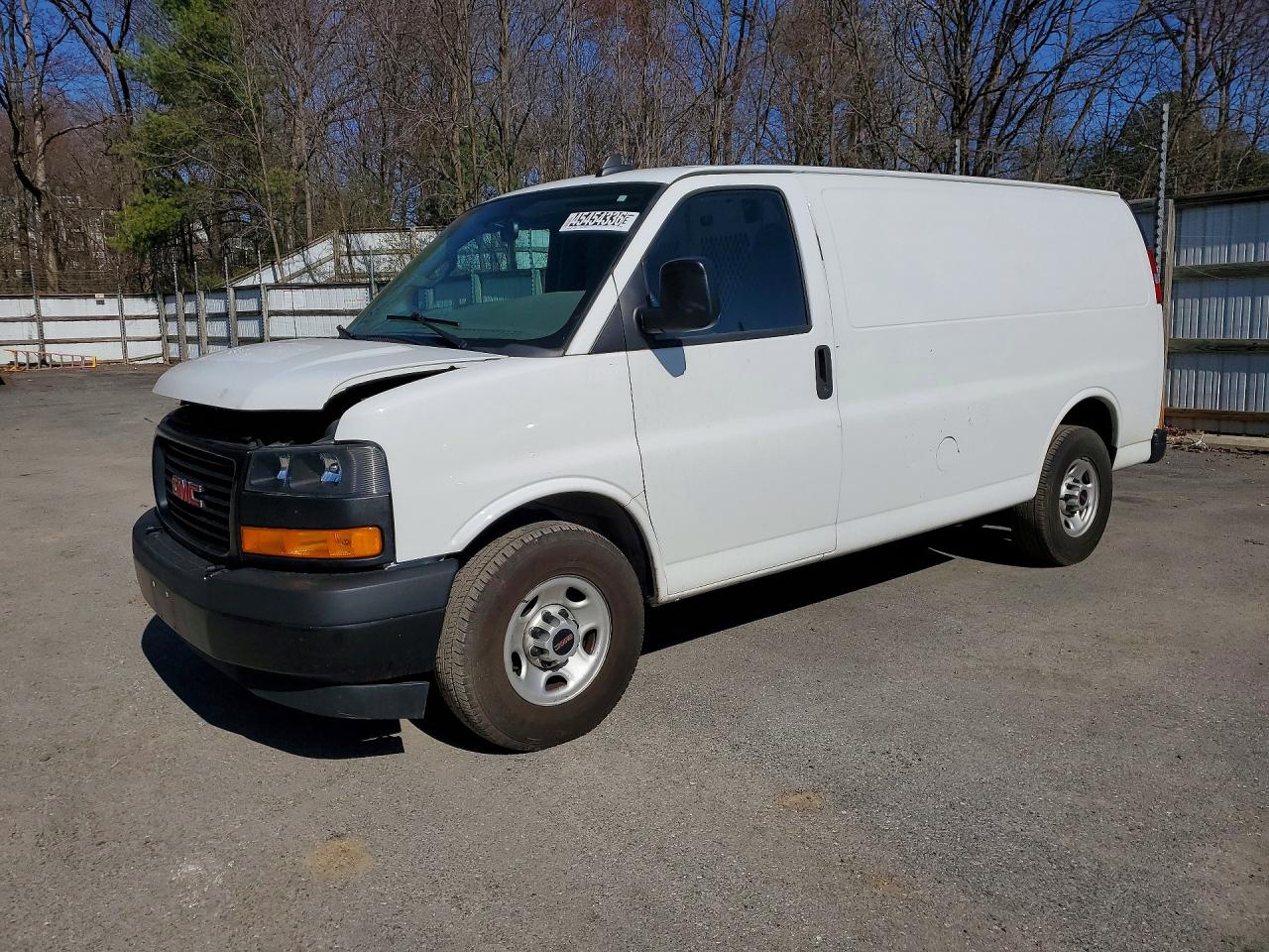 Salvage GMC Savana Image