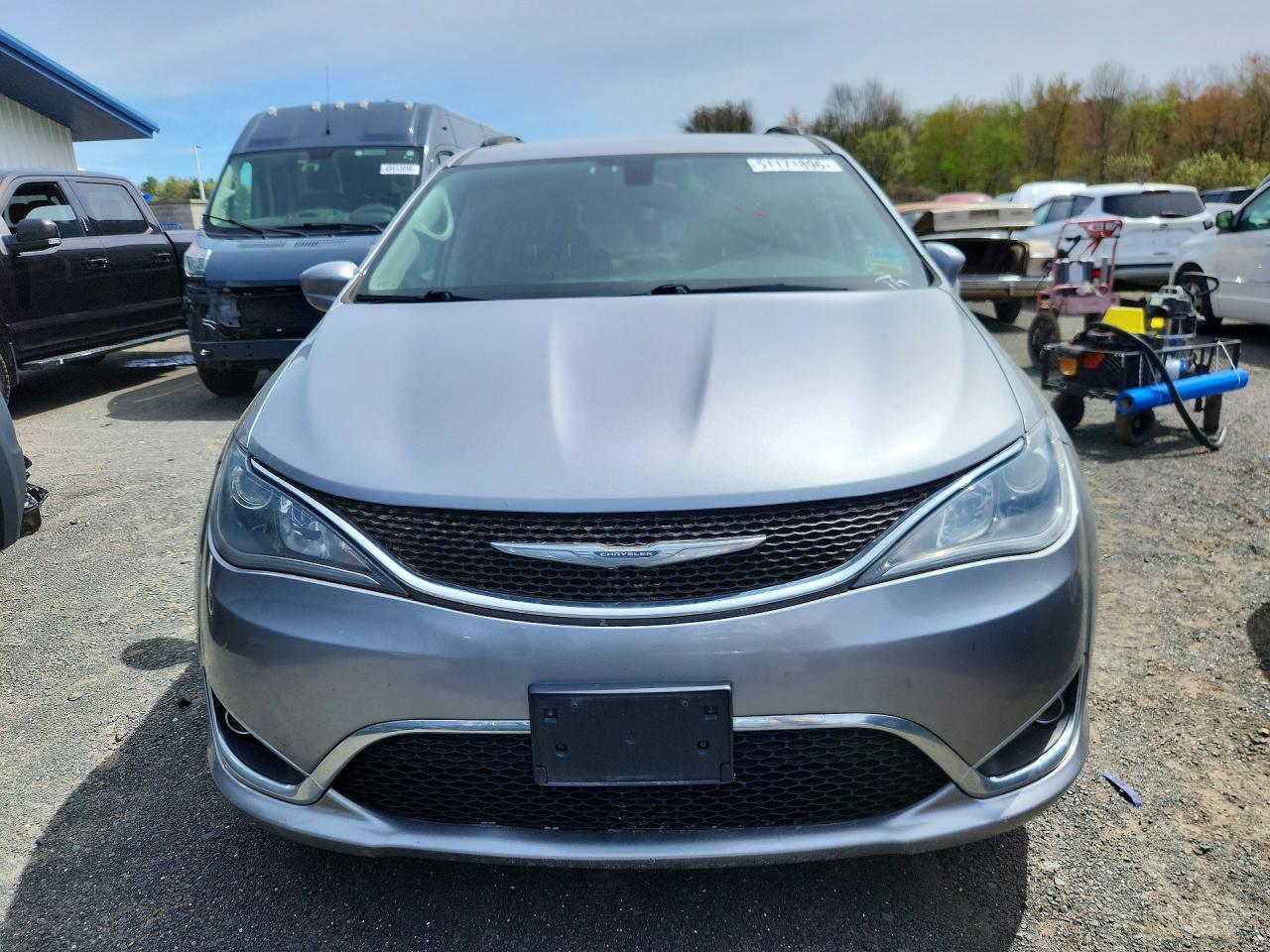 Chrysler Pacifica Touring L