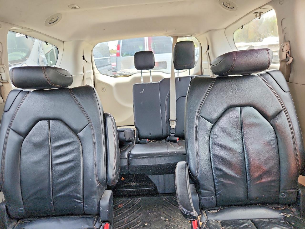 Chrysler Pacifica Touring L