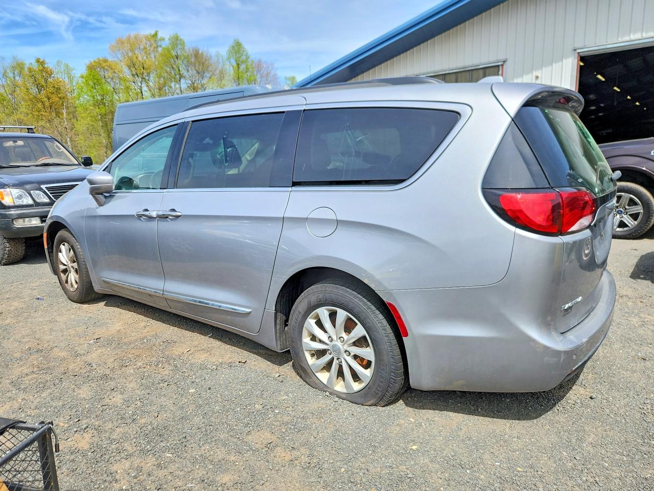 Chrysler Pacifica Touring L