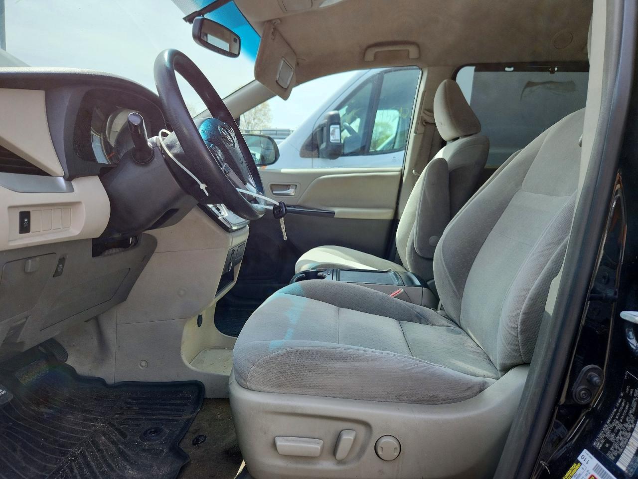 Toyota Sienna Le