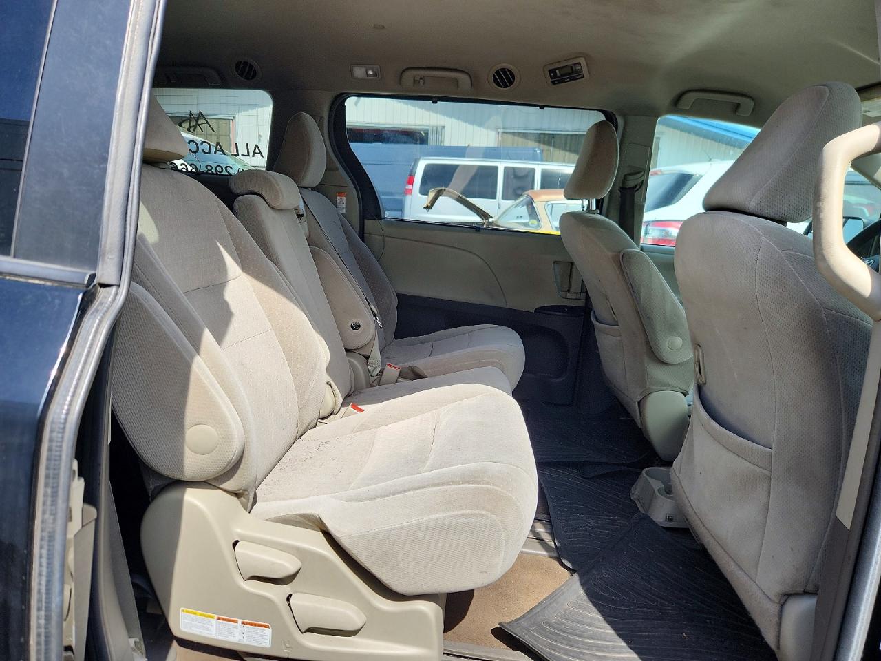 Toyota Sienna Le