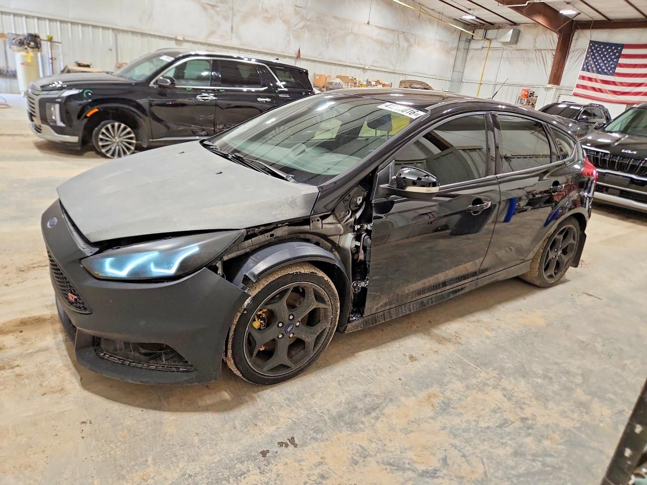 Salvage Ford Focus Image
