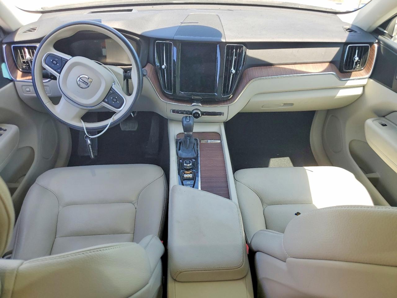 Volvo XC60 T5 Momentum