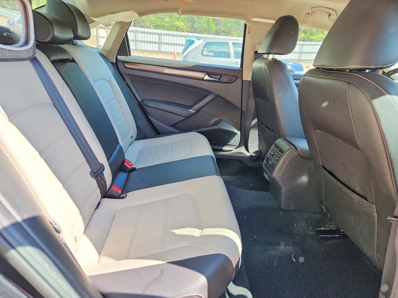 Volkswagen Passat R-line