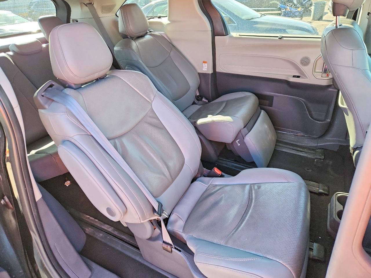 Toyota Sienna Limited 7-passenger