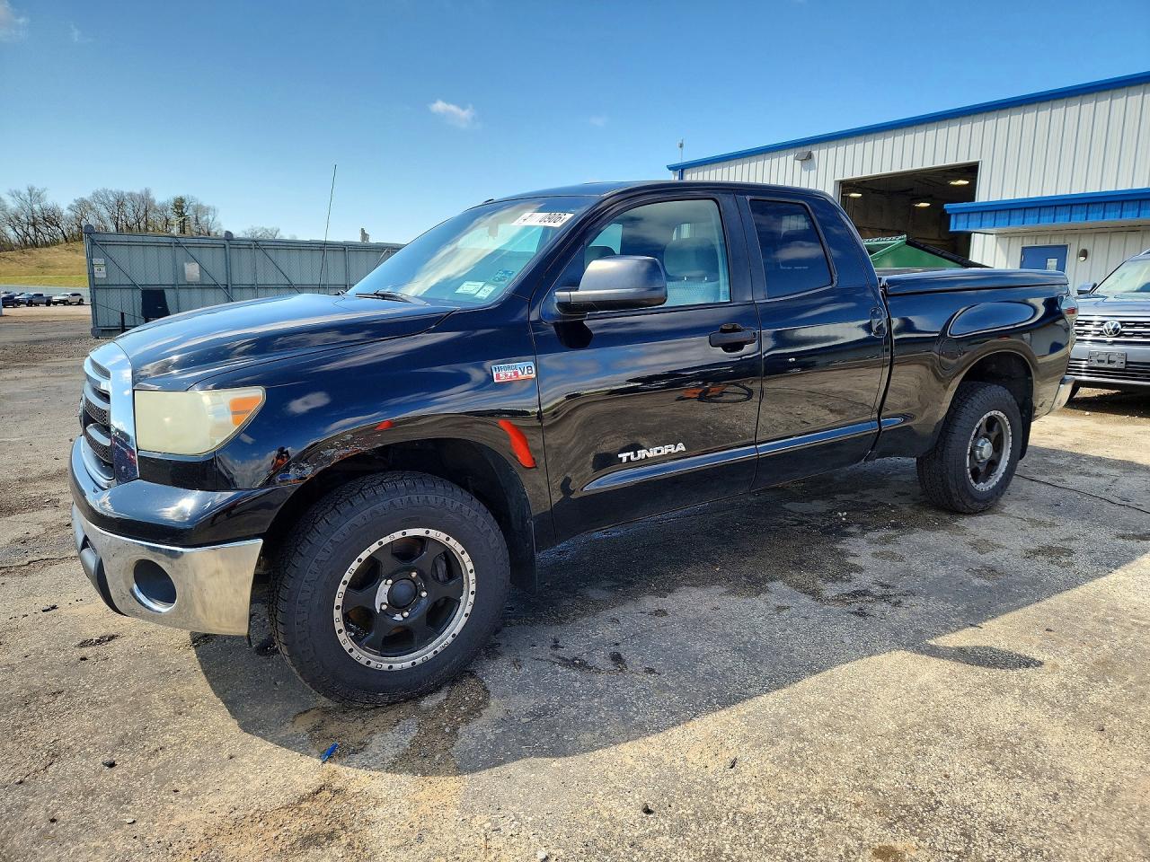 Salvage Toyota Tundra Image