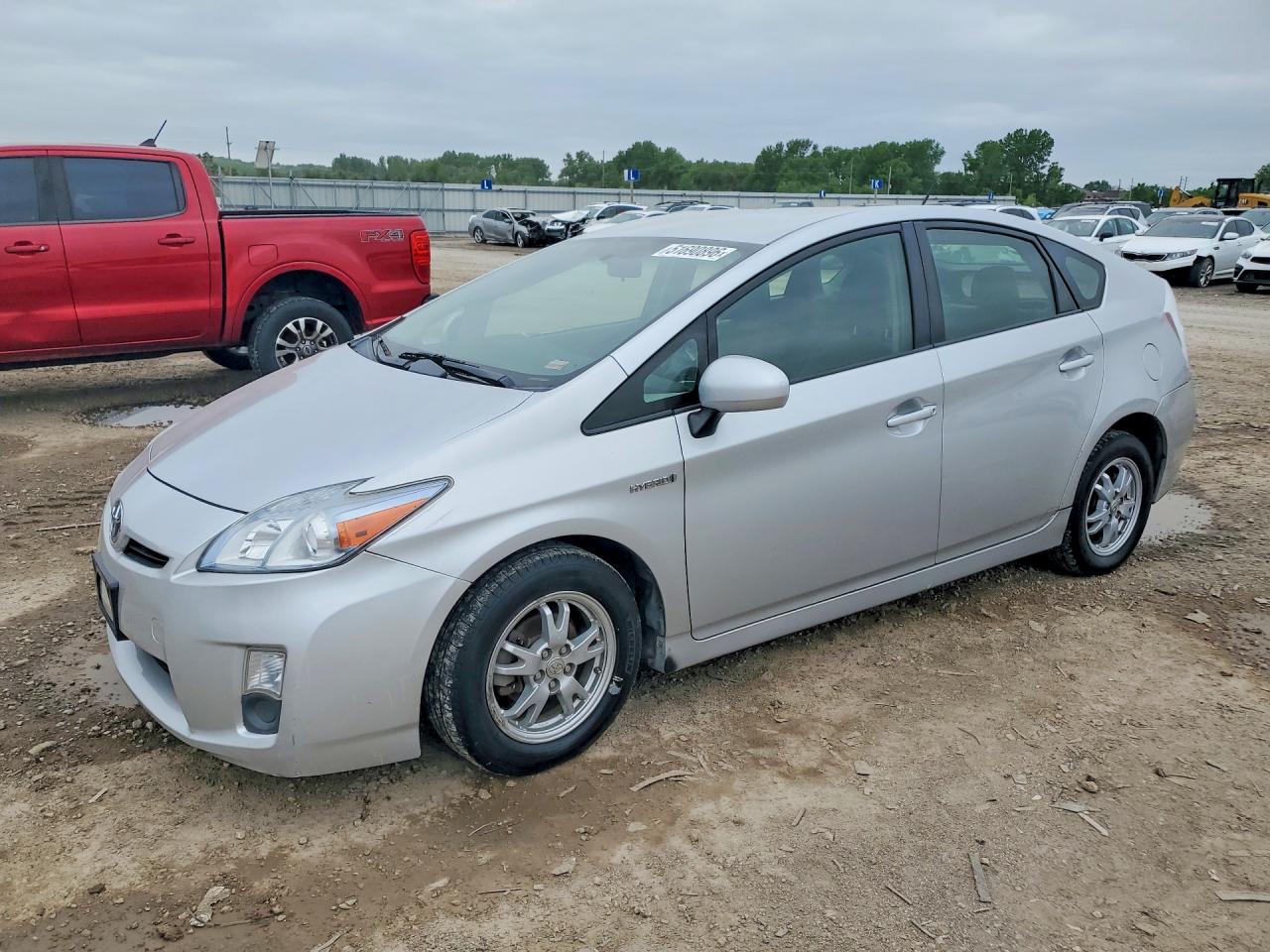 Salvage Toyota Prius Image