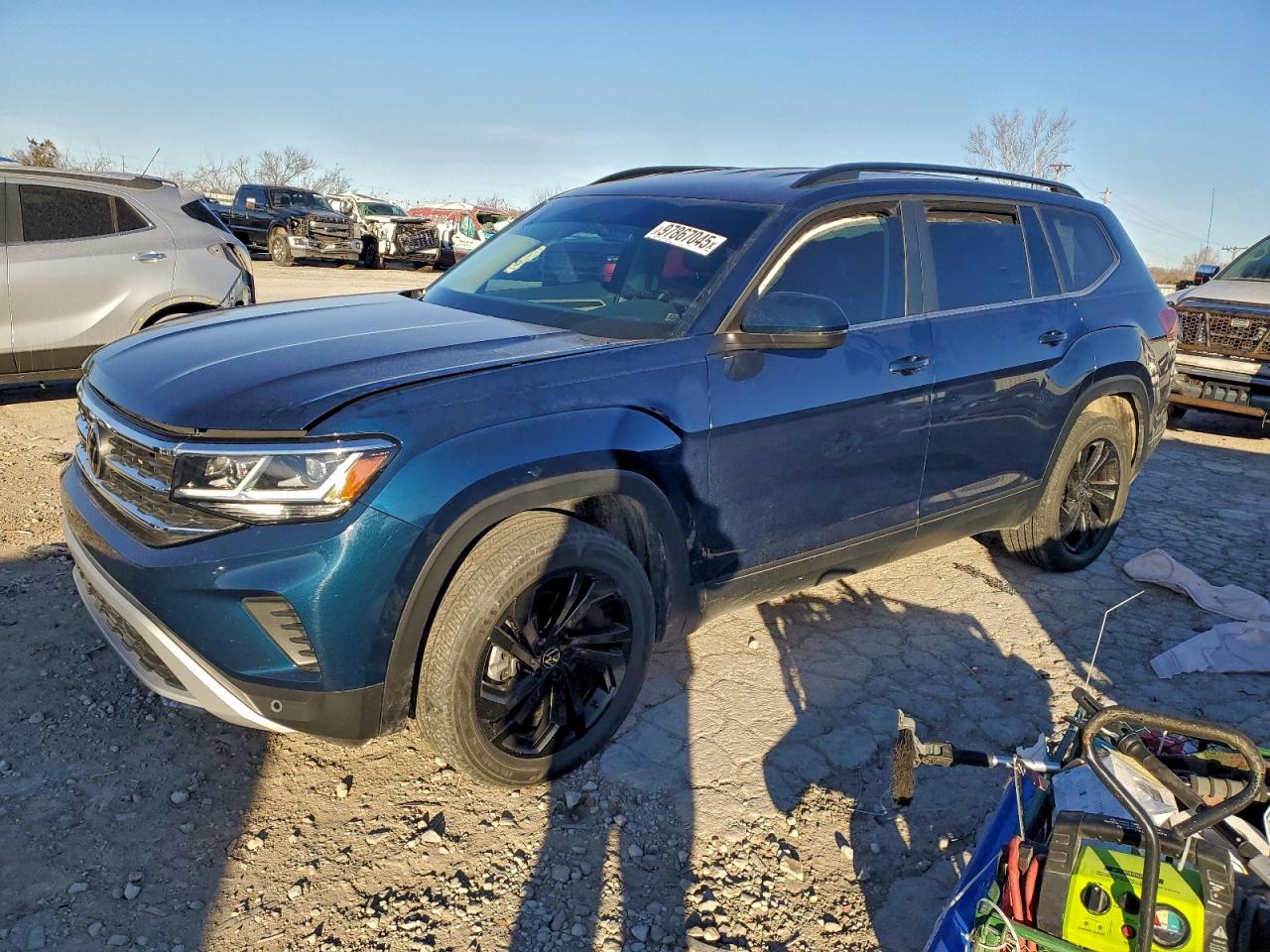 Salvage Volkswagen Atlas Image