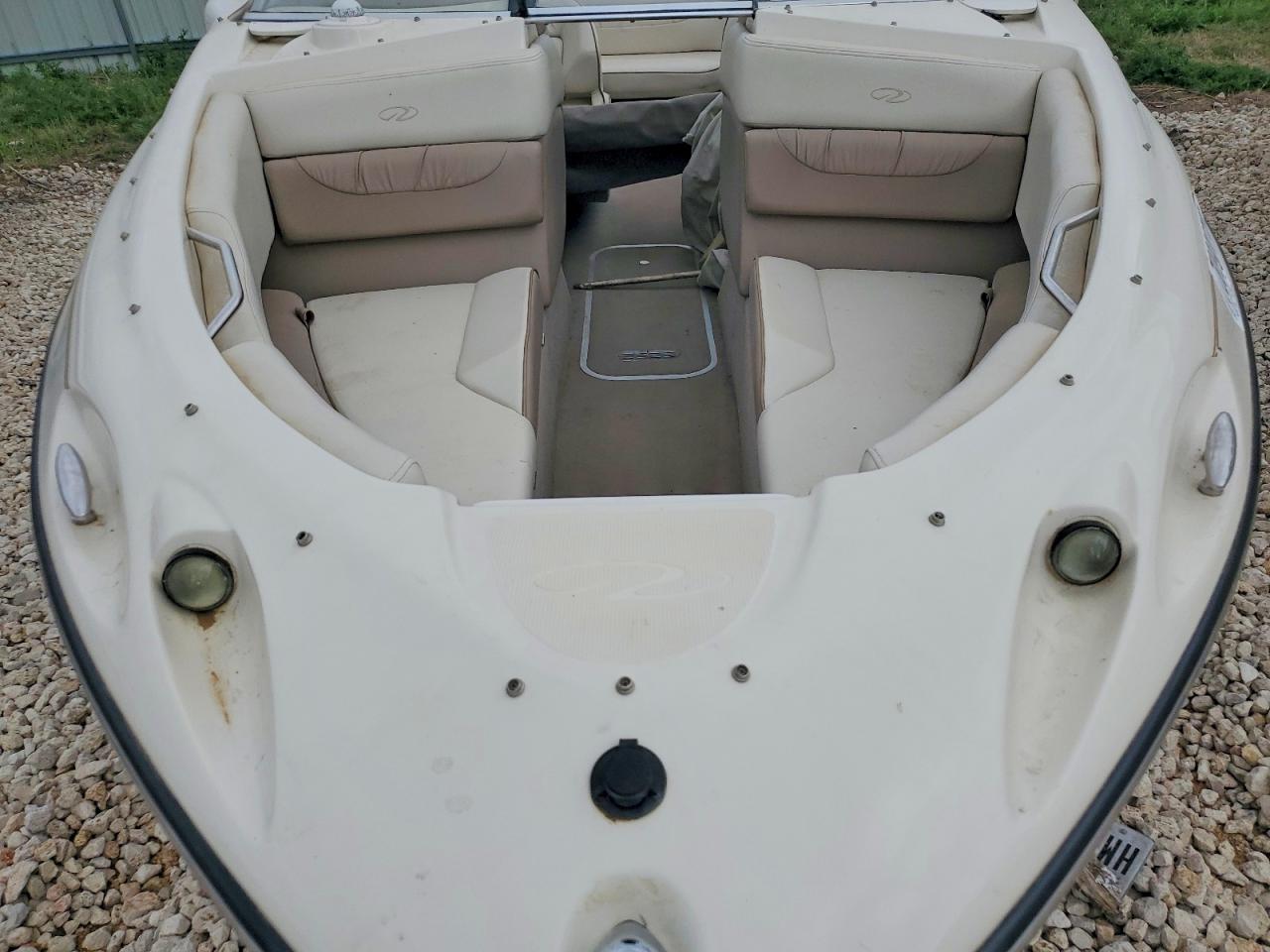 Regal 2565 Boat