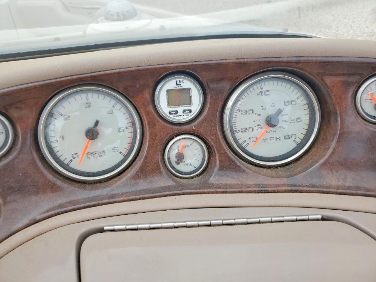 Regal 2565 Boat