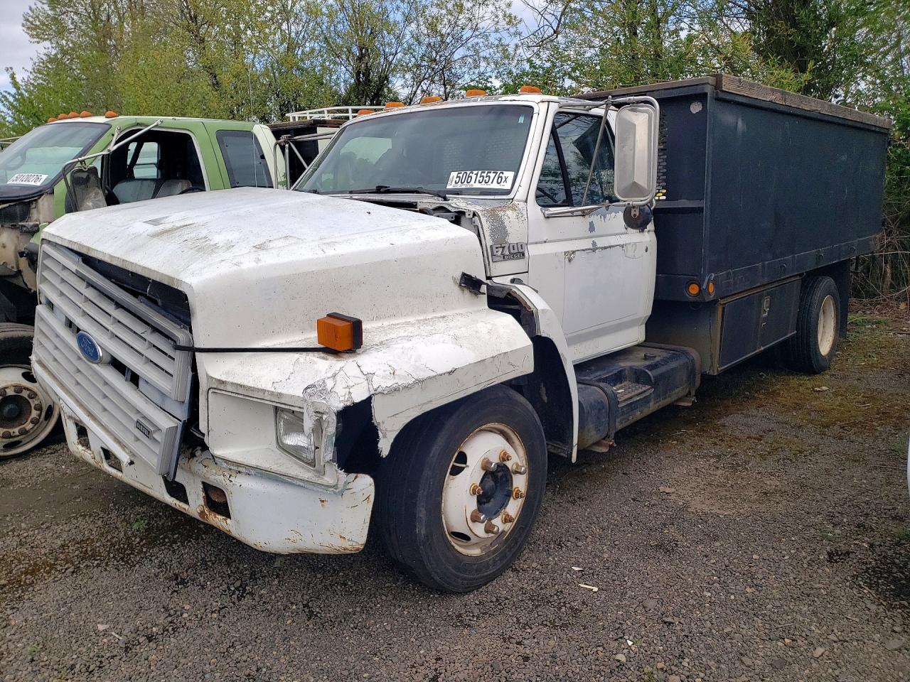 Salvage Ford F-700 Image