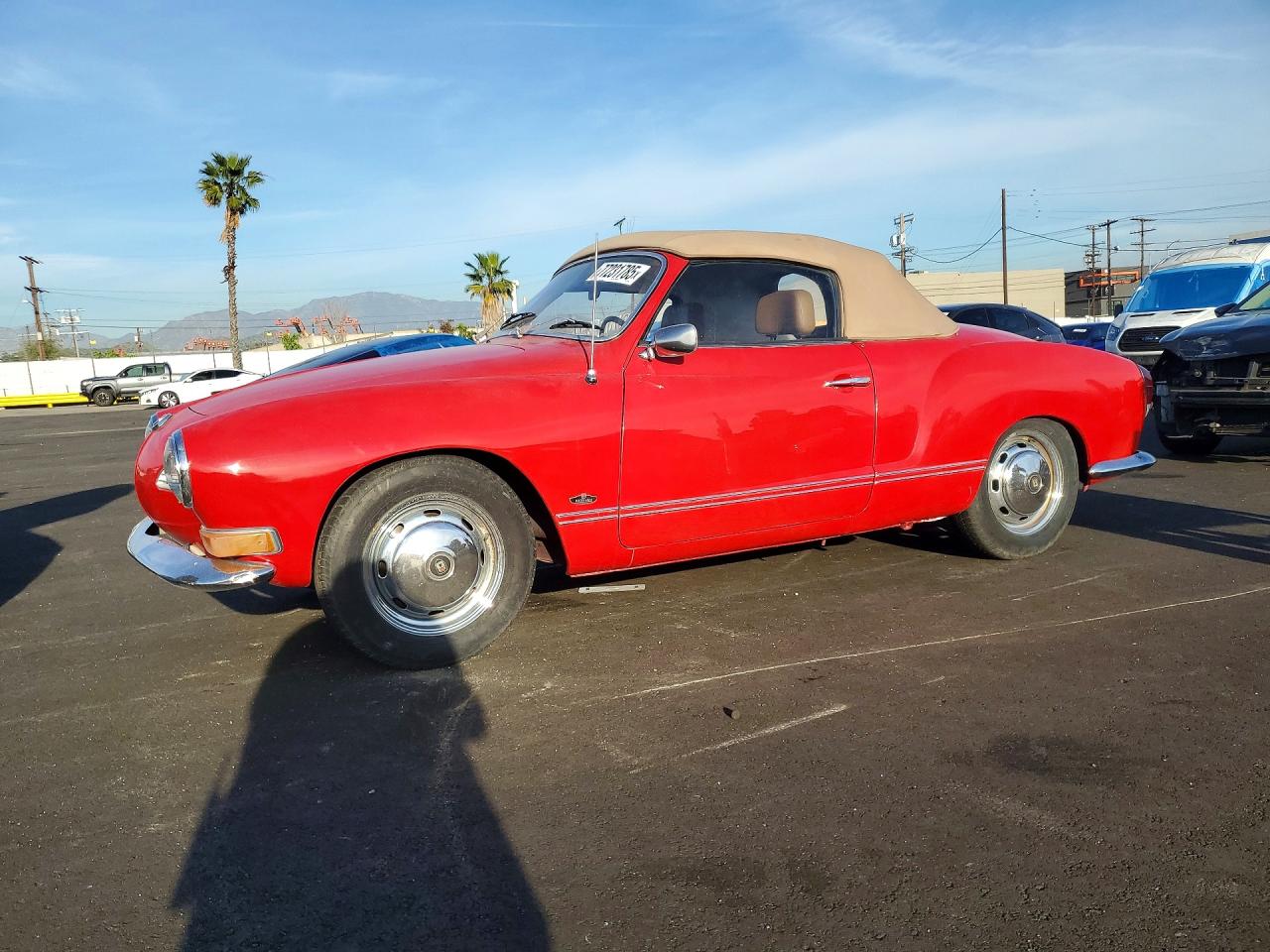 Salvage Volkswagen Karmanghia Image